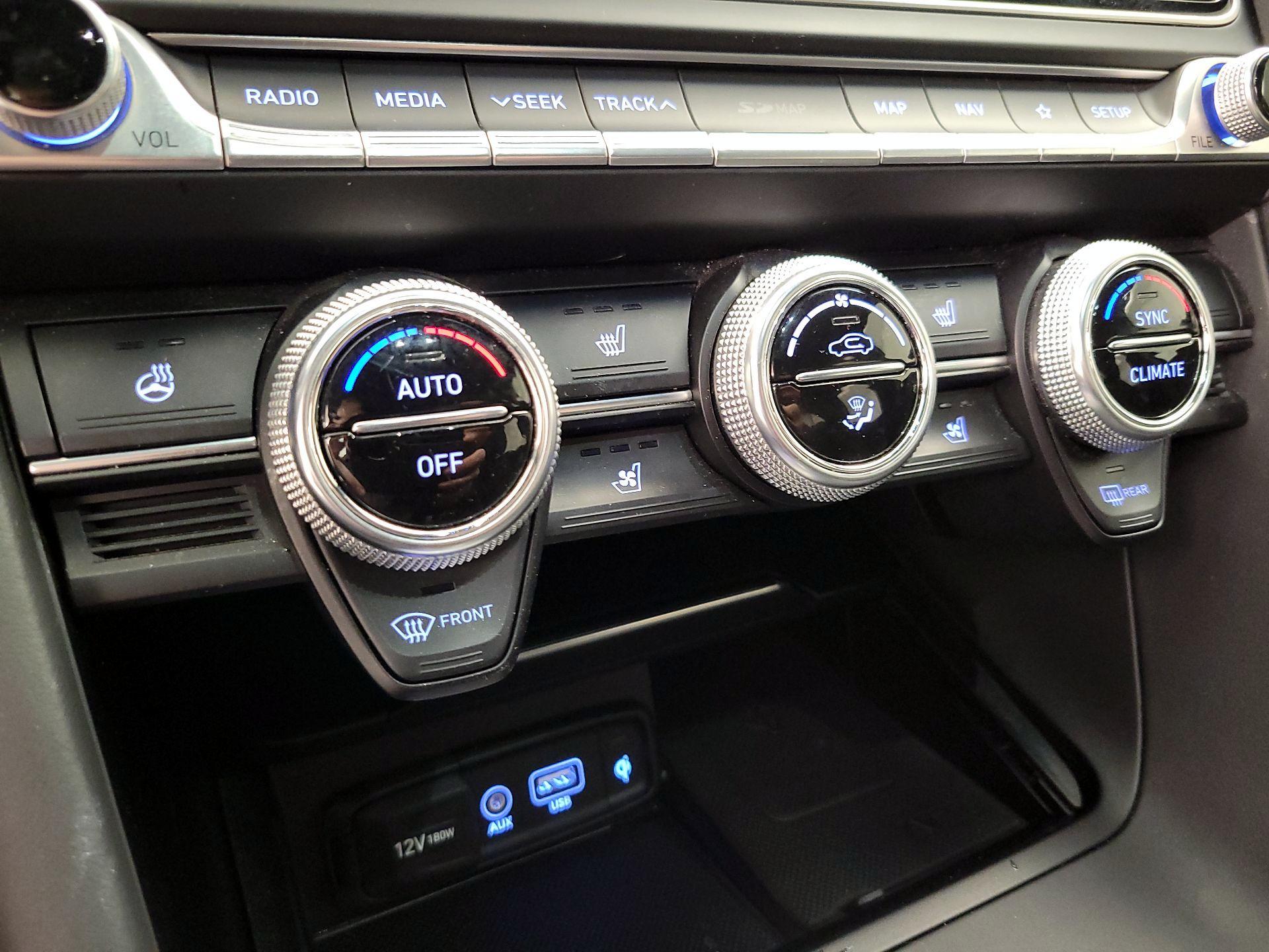 Thumbnail: 2020 Genesis G70 - 17