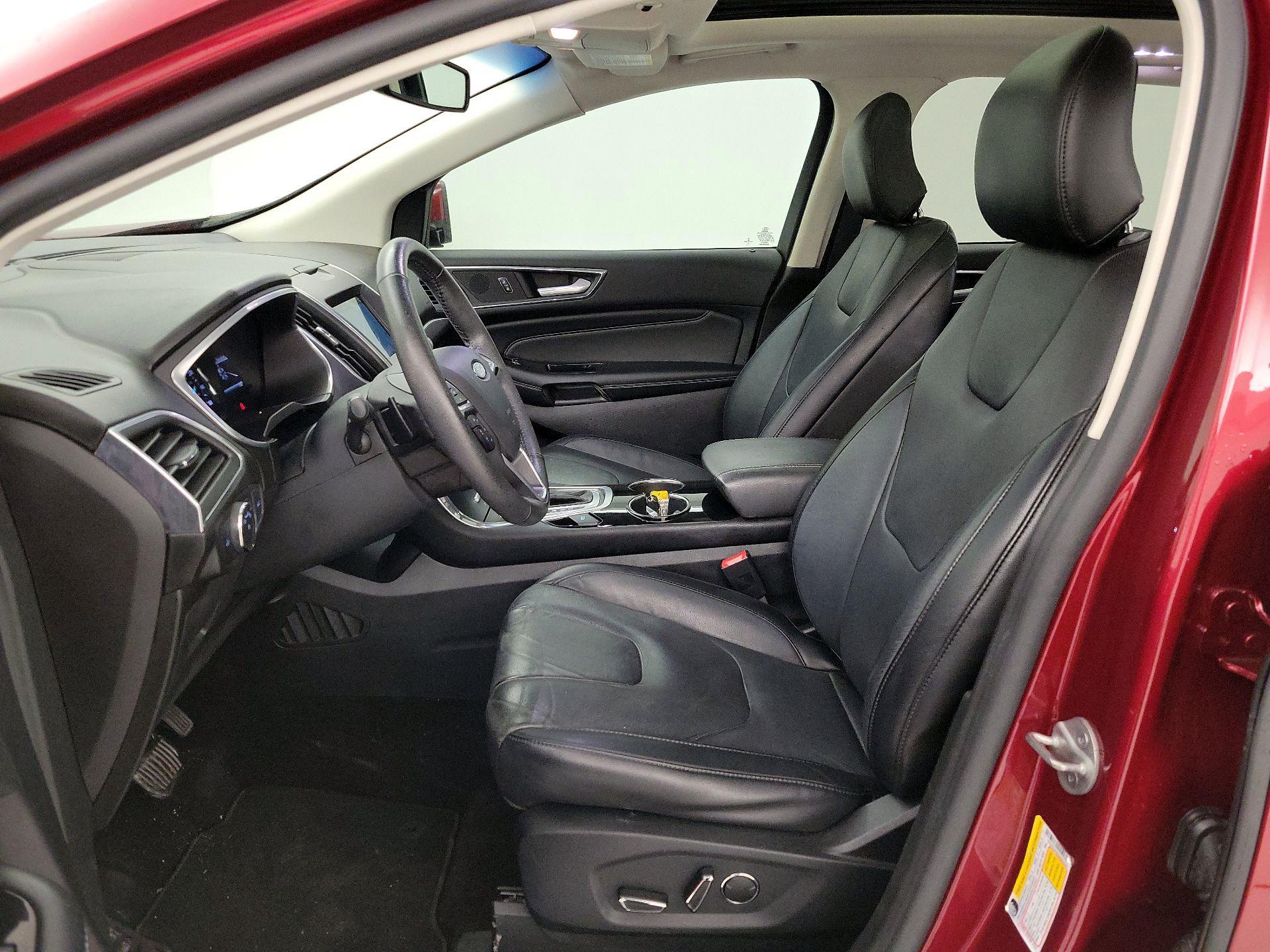 Thumbnail: 2016 Ford Edge - 11