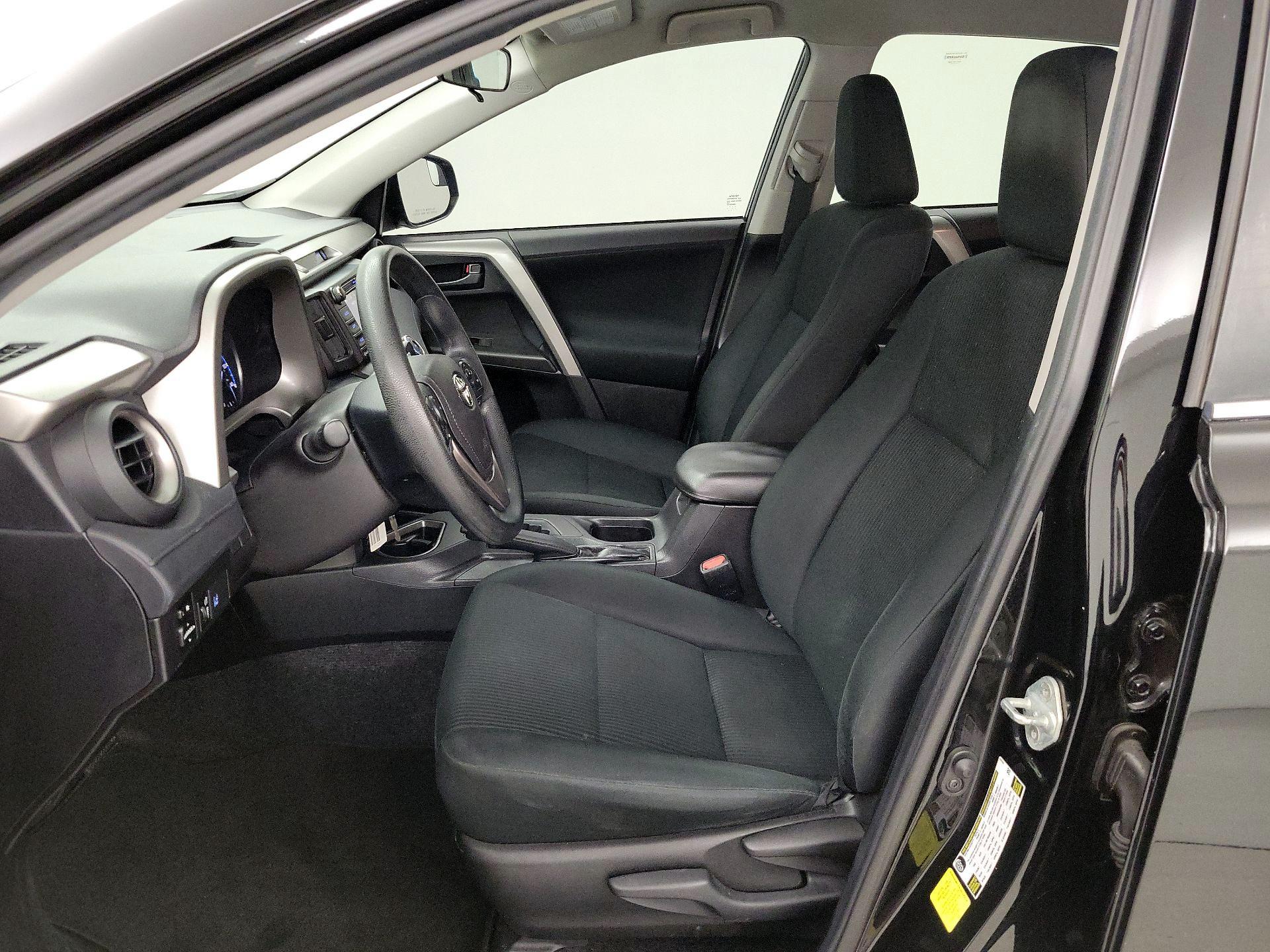 Thumbnail: 2018 Toyota RAV4 - 11