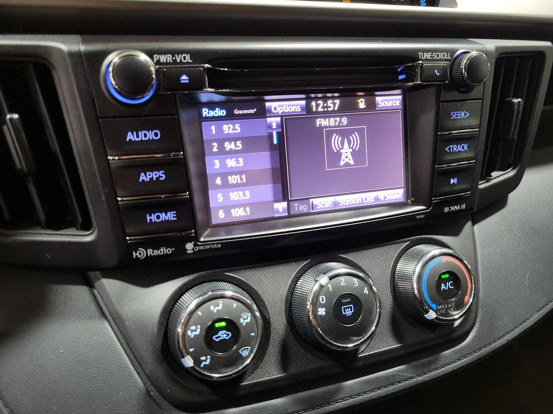 Thumbnail: 2018 Toyota RAV4 - 15