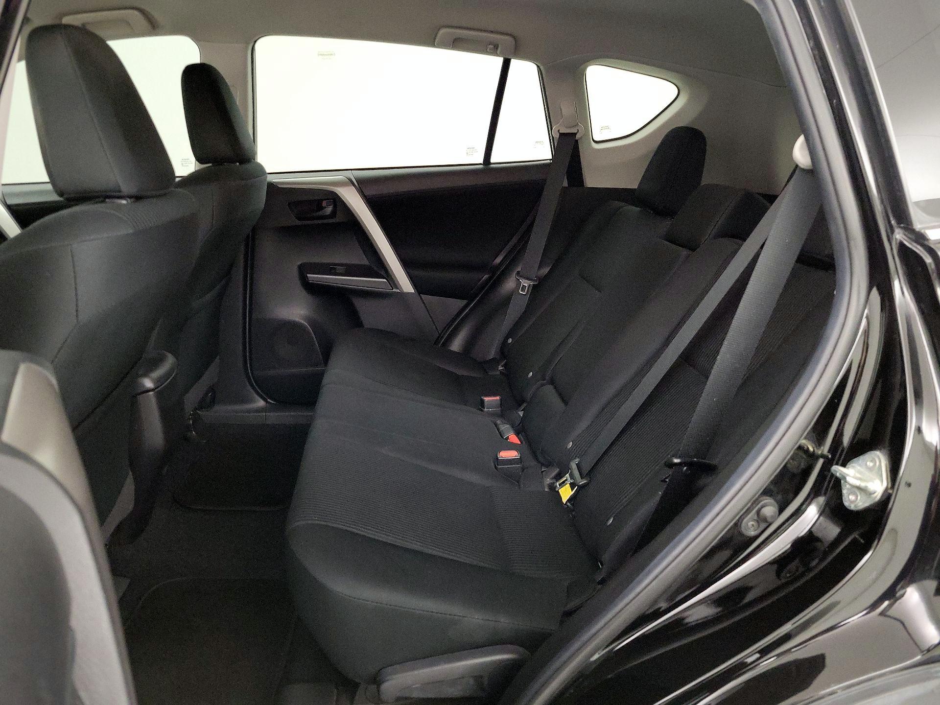 Thumbnail: 2018 Toyota RAV4 - 18