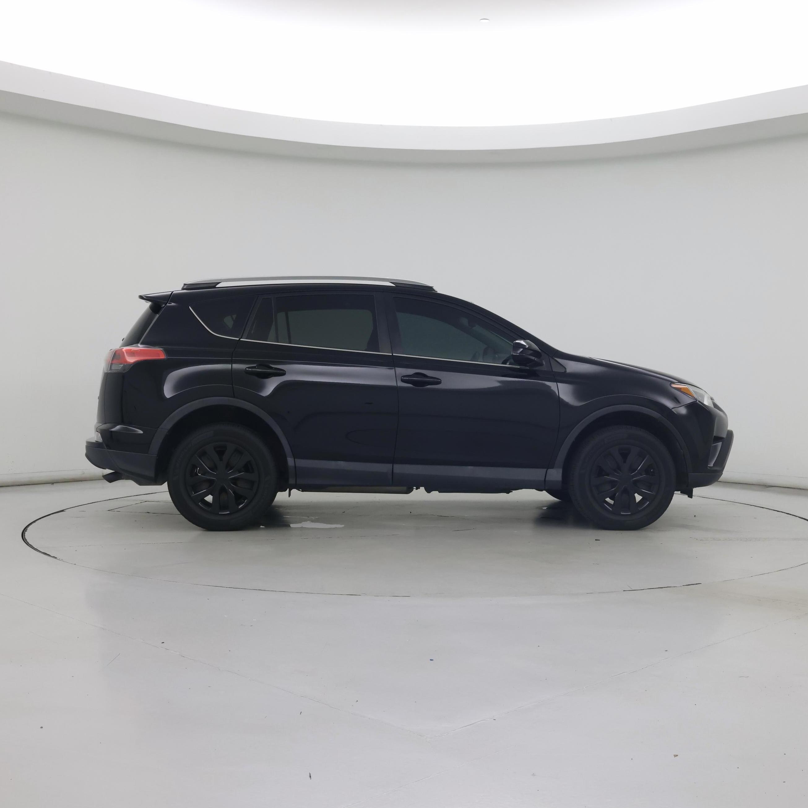 Thumbnail: 2018 Toyota RAV4 - 7