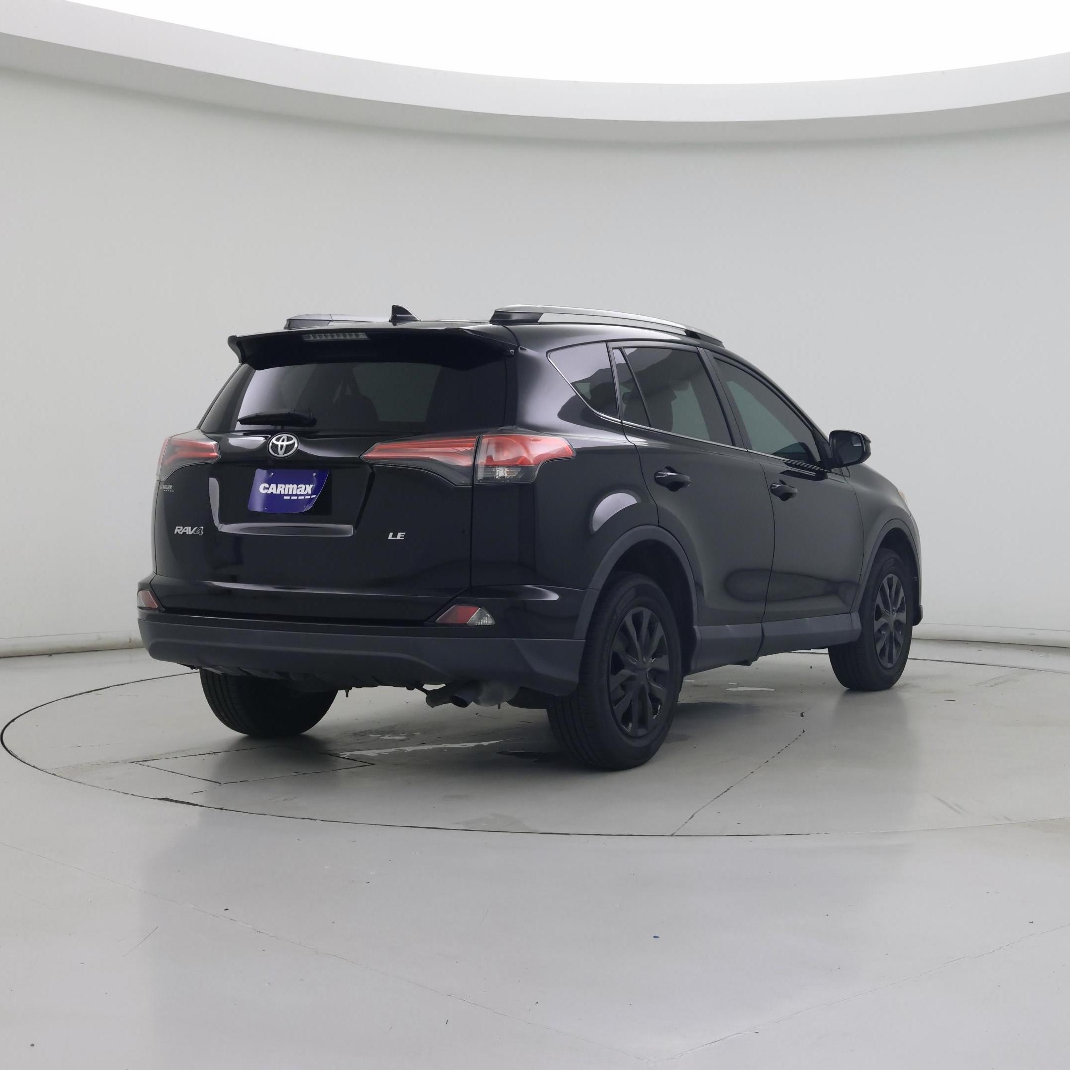 Thumbnail: 2018 Toyota RAV4 - 8