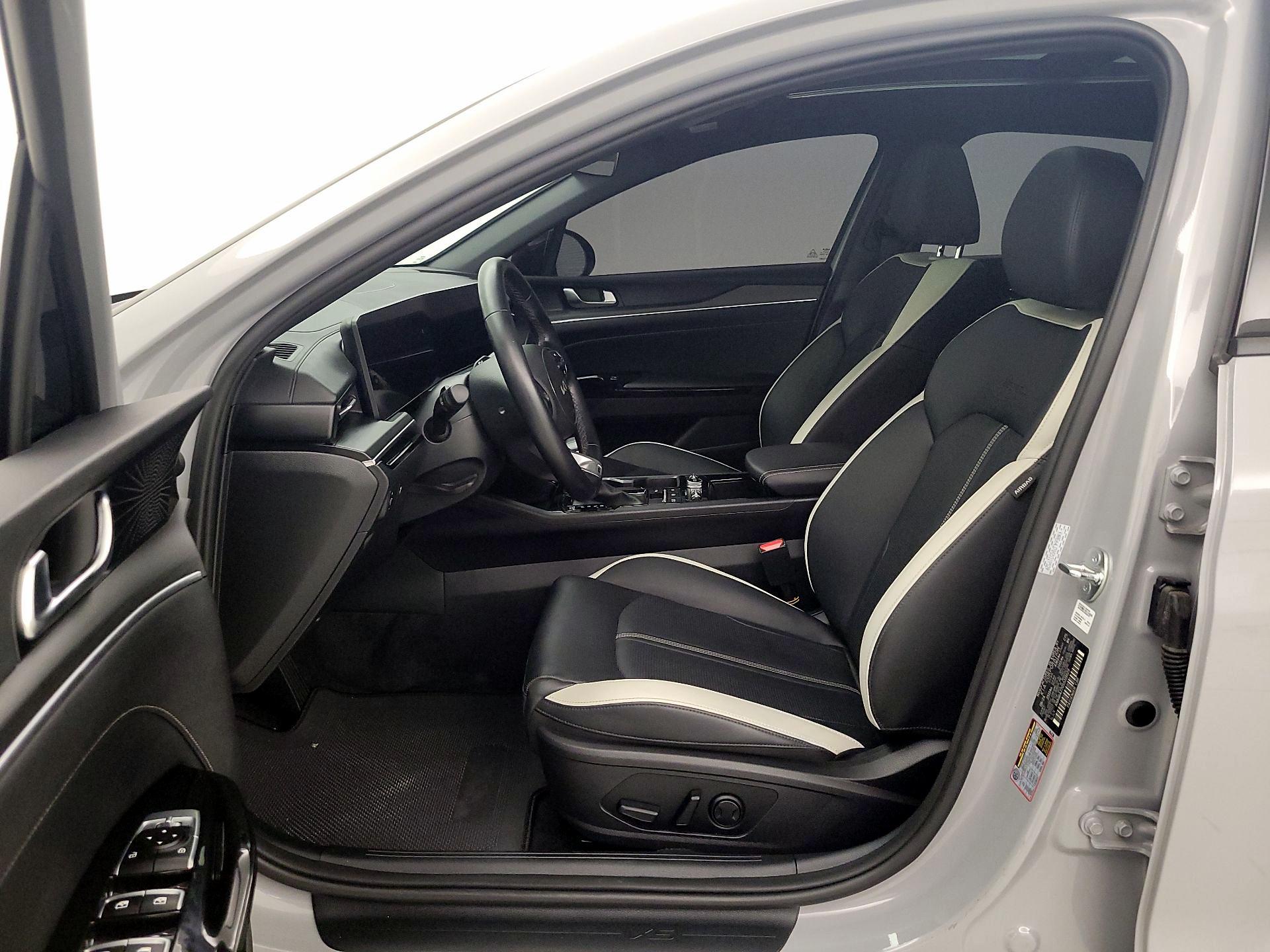 Thumbnail: 2025 Kia K5 - 11