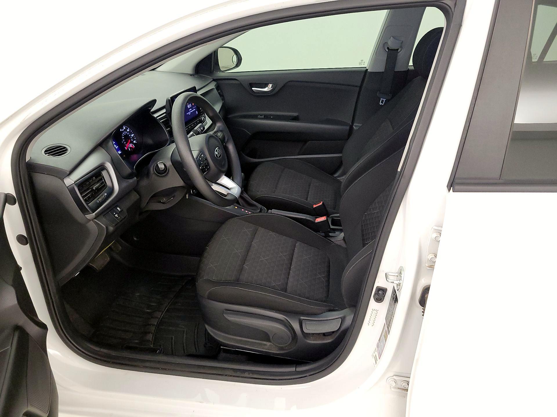 Thumbnail: 2021 Kia Rio - 11