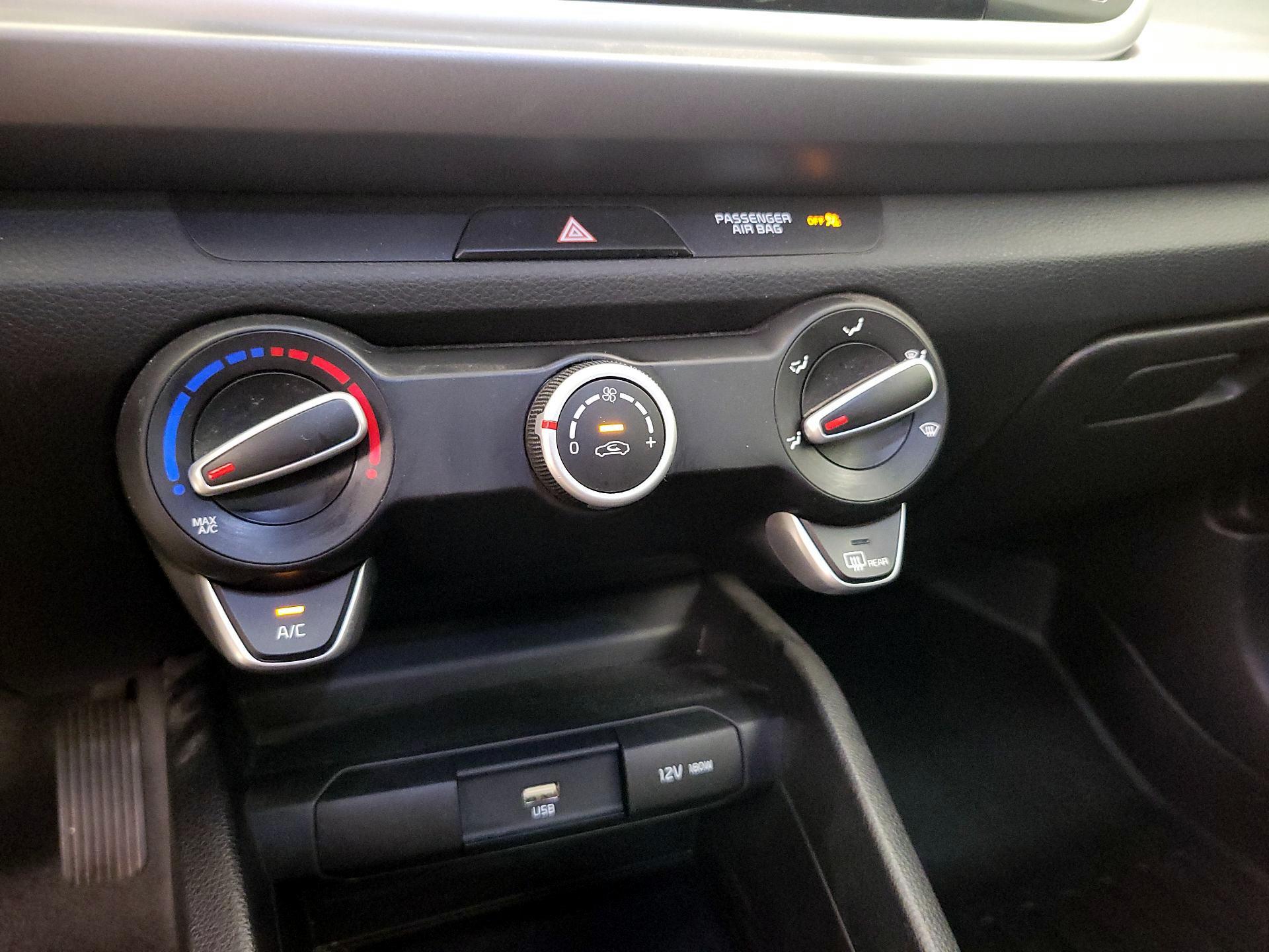 Thumbnail: 2021 Kia Rio - 16