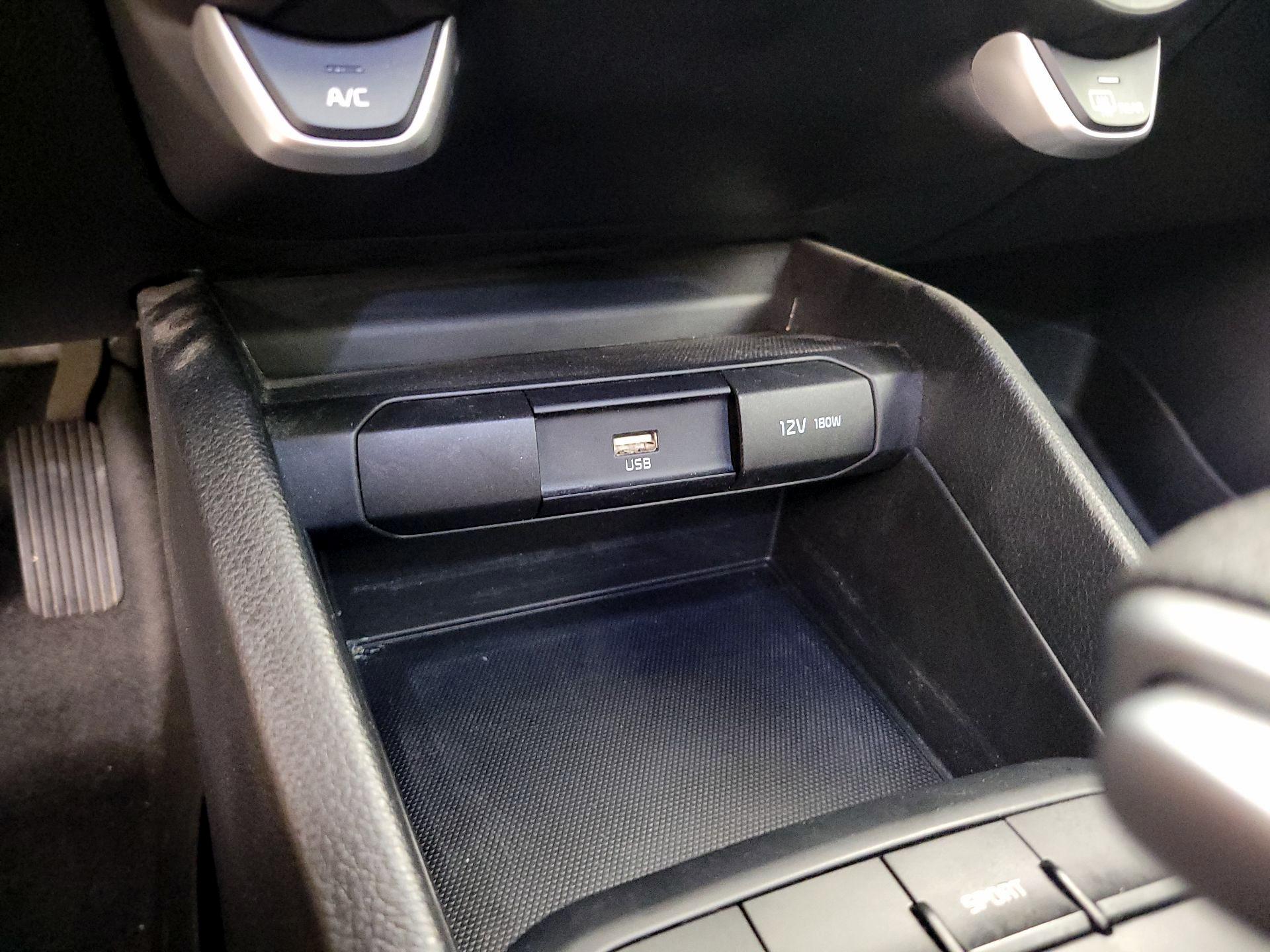 Thumbnail: 2021 Kia Rio - 18