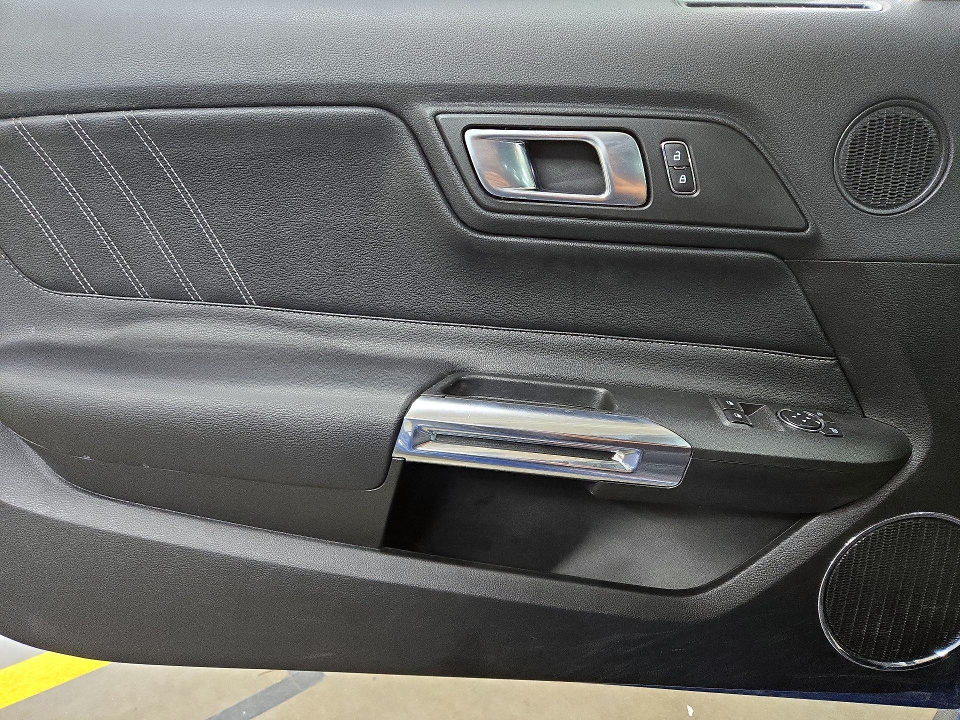 Thumbnail: 2022 Ford Mustang - 12