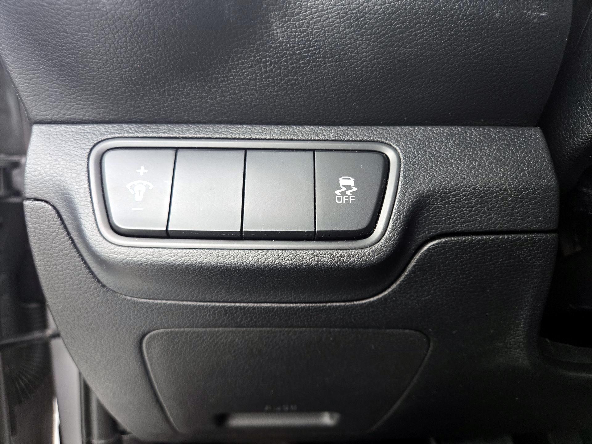 Thumbnail: 2023 Kia Forte - 11