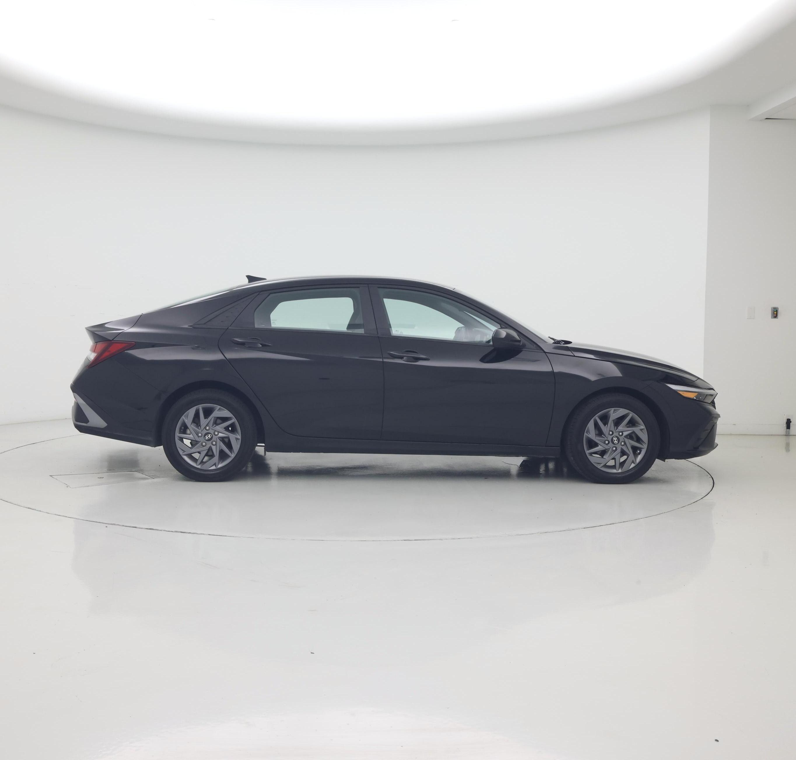 Thumbnail: 2024 Hyundai Elantra - 7