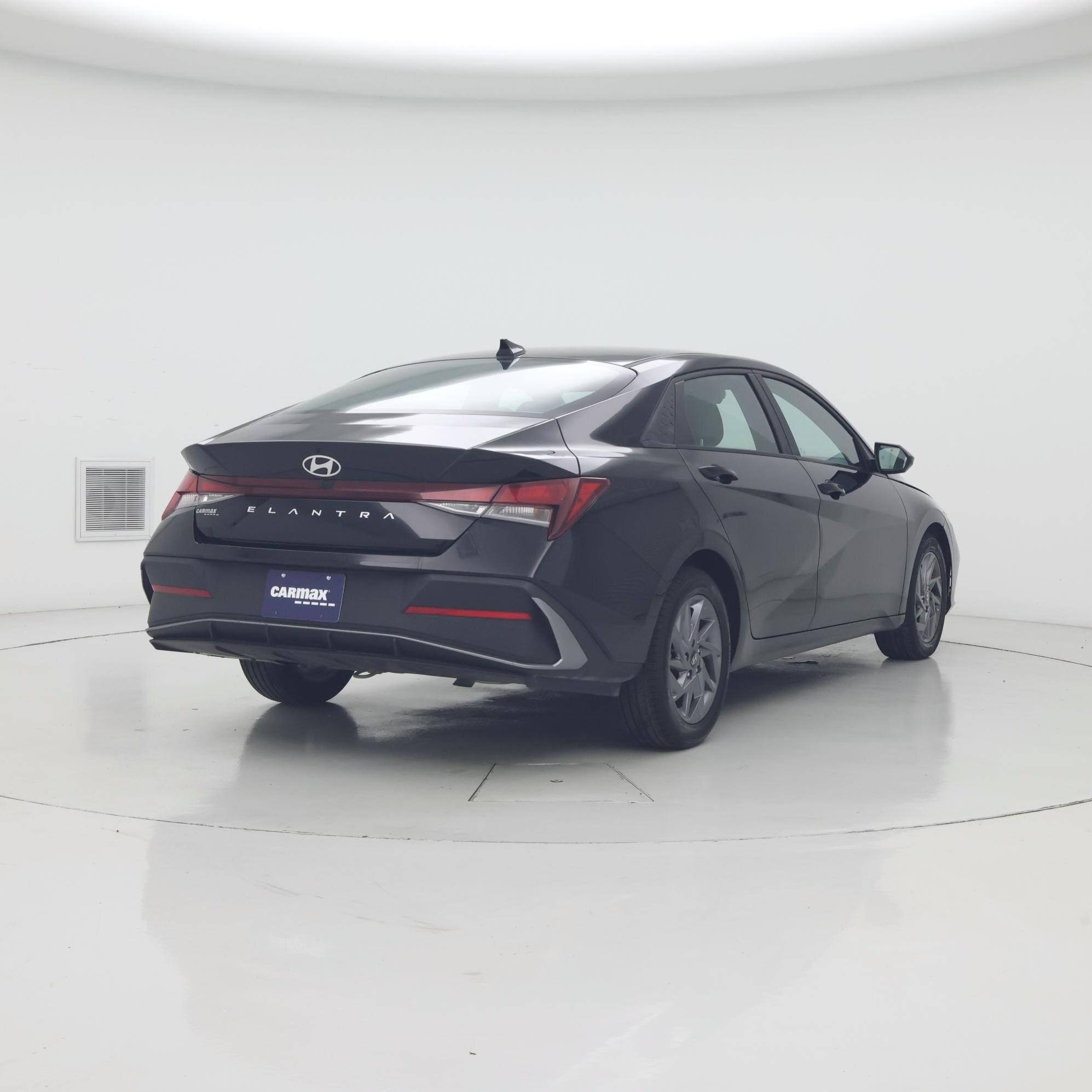 Thumbnail: 2024 Hyundai Elantra - 8