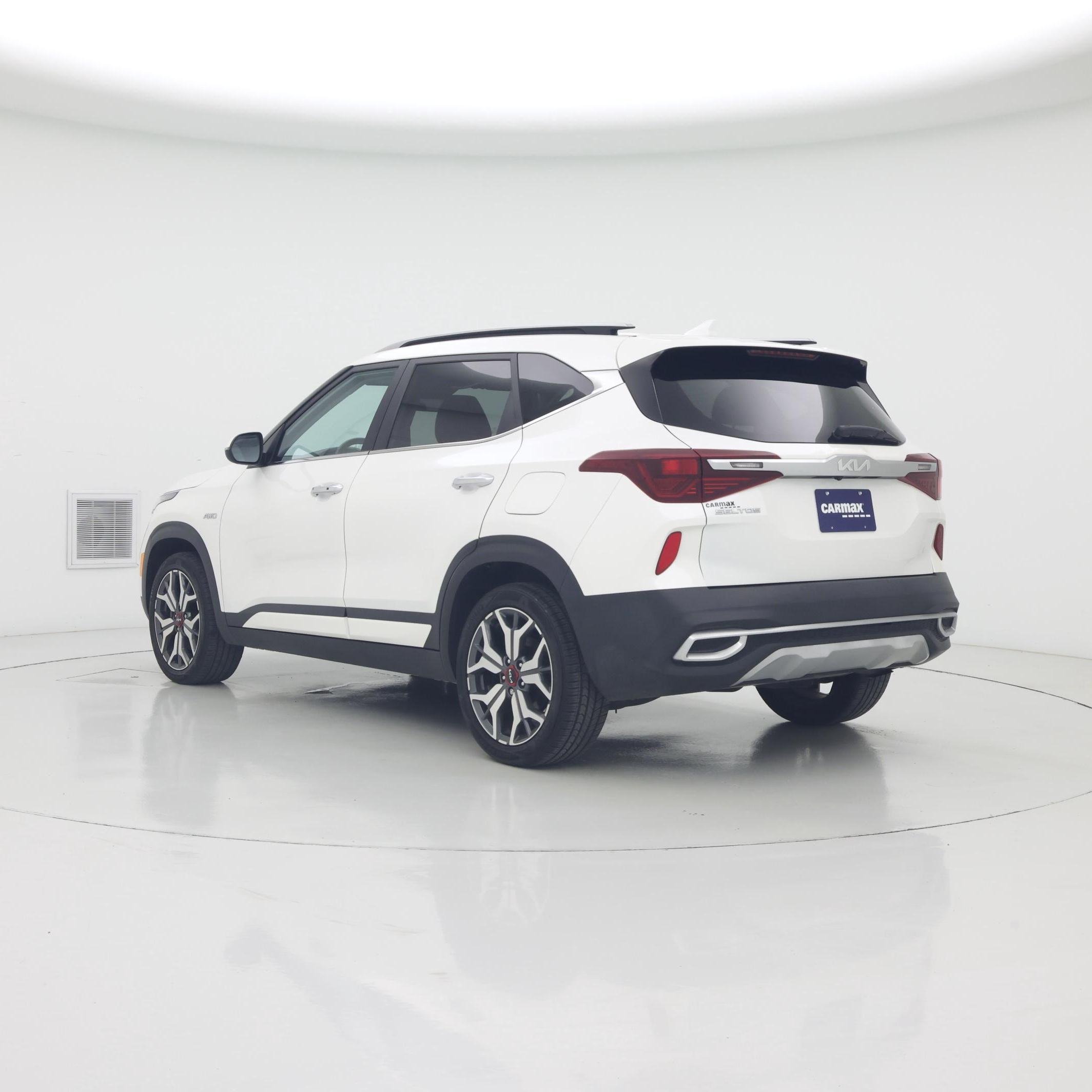 Thumbnail: 2023 Kia Seltos - 2