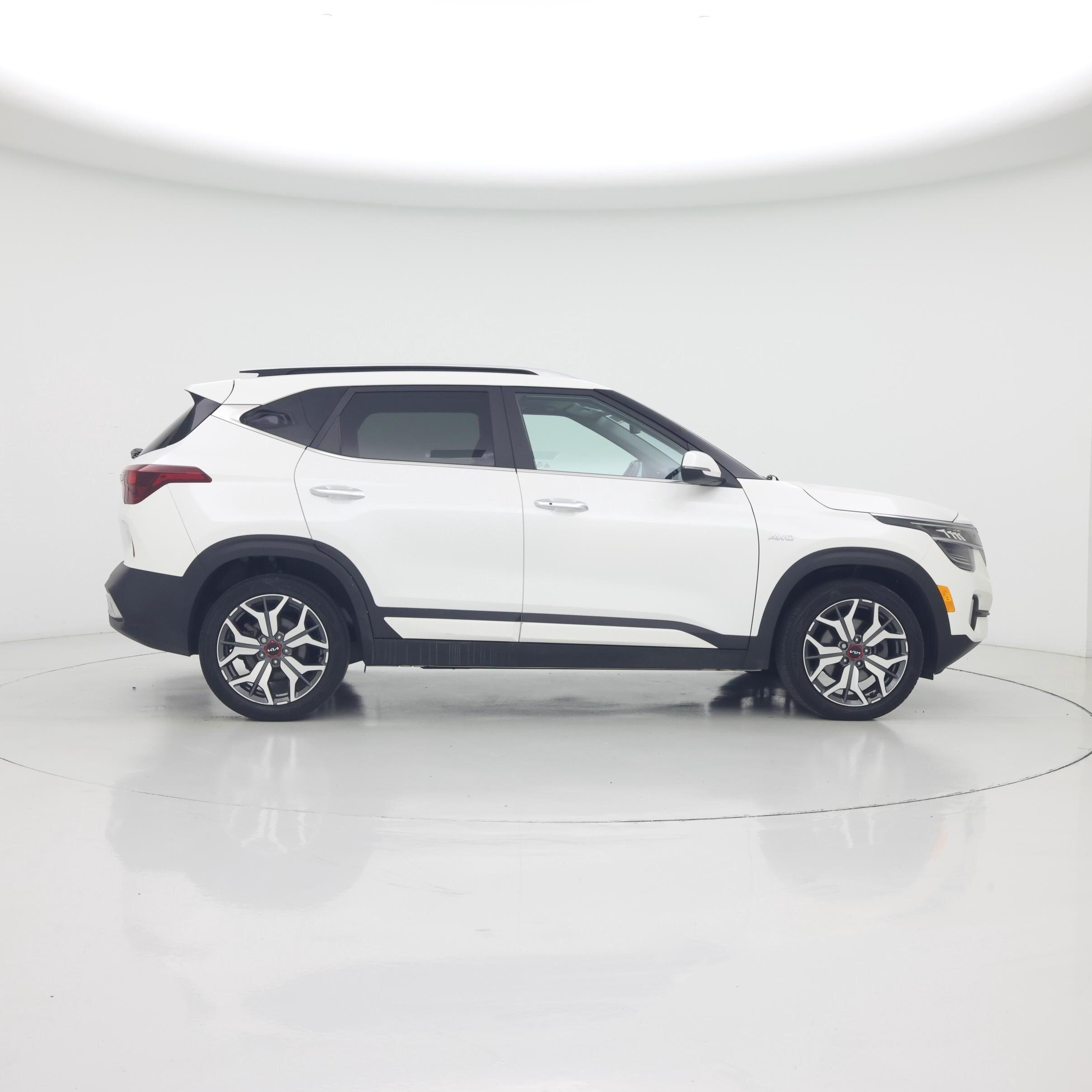 Thumbnail: 2023 Kia Seltos - 7