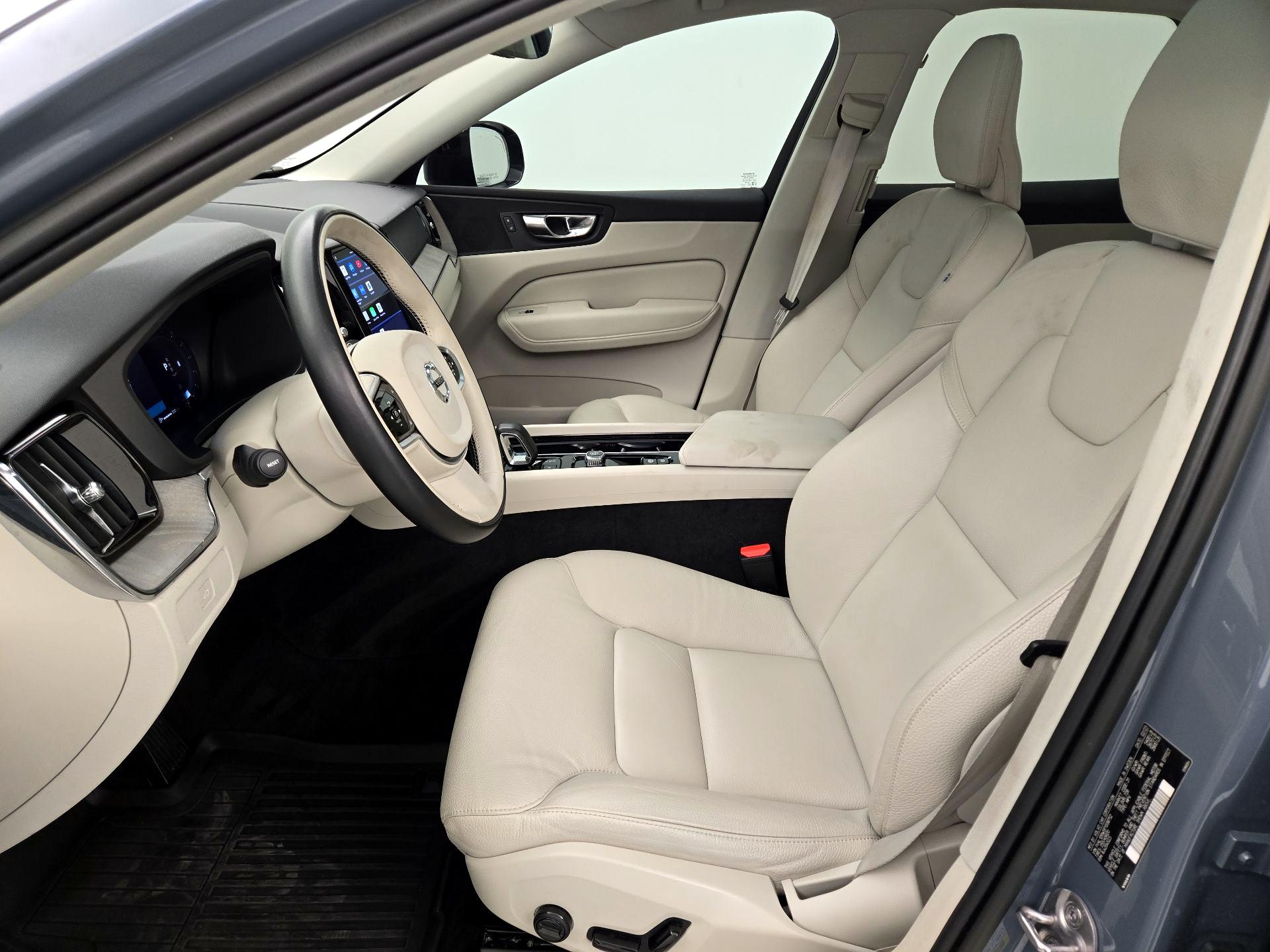 Thumbnail: 2023 Volvo XC60 - 11