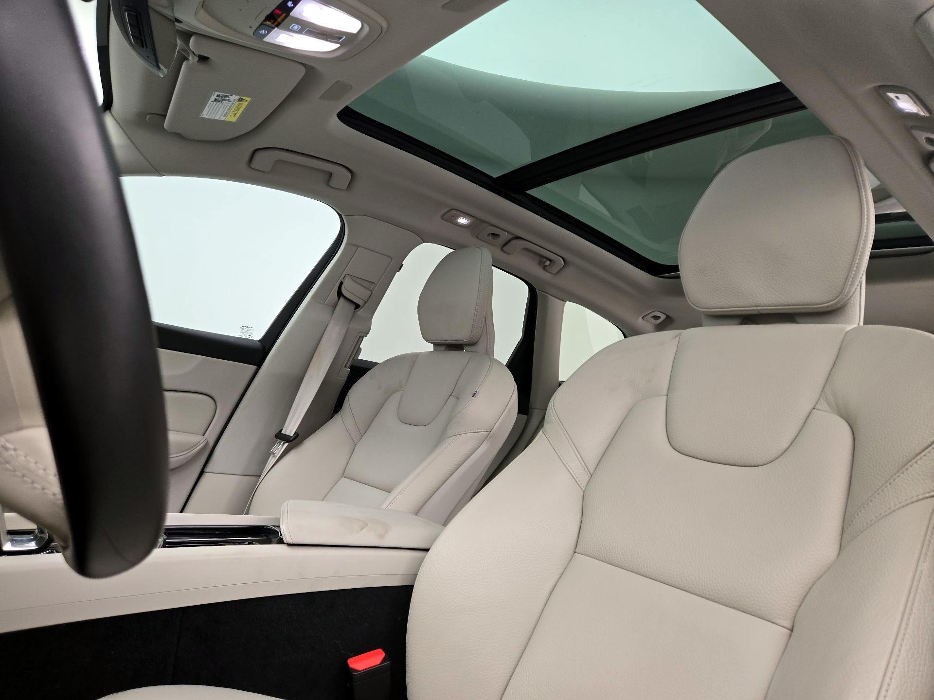 Thumbnail: 2023 Volvo XC60 - 20