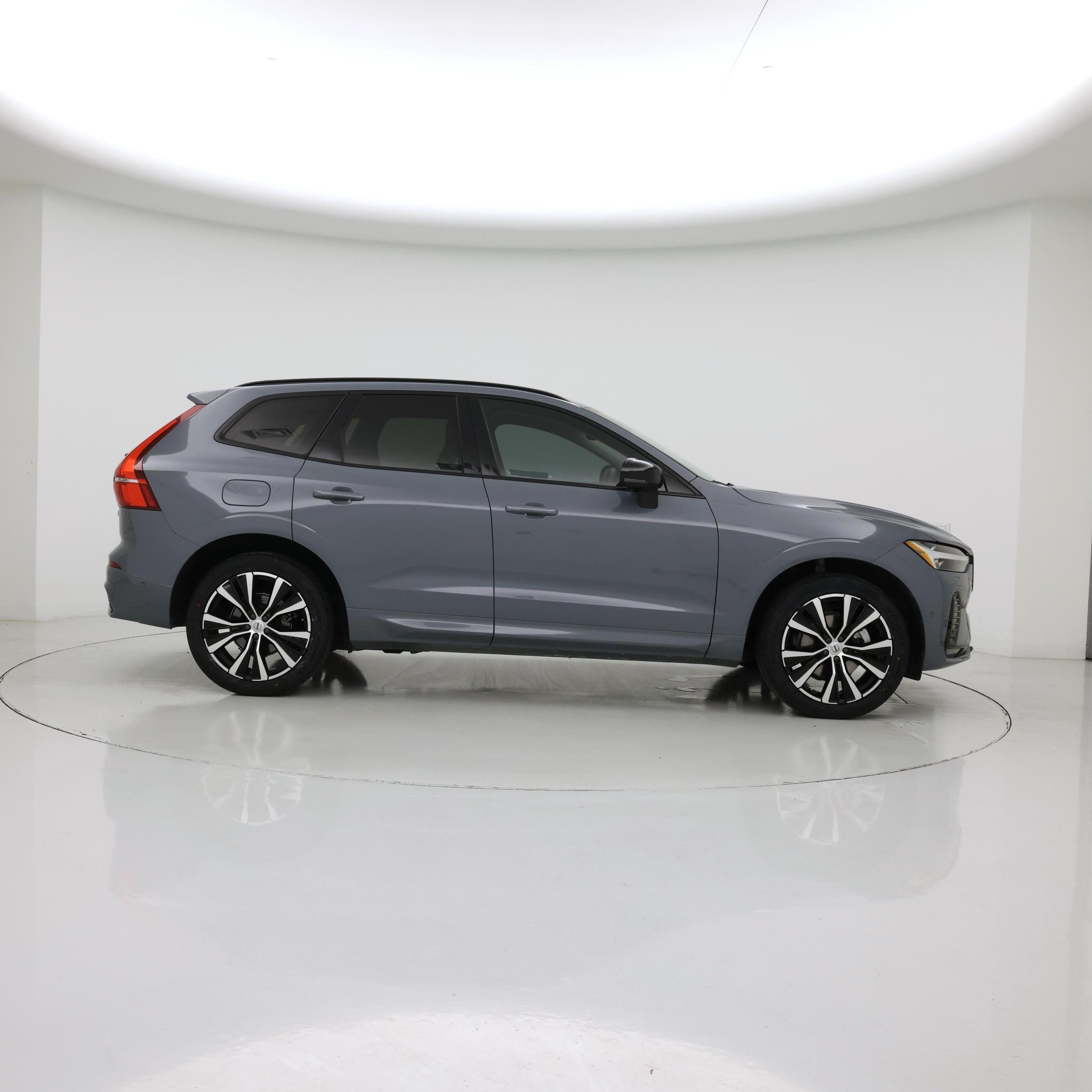 Thumbnail: 2023 Volvo XC60 - 7