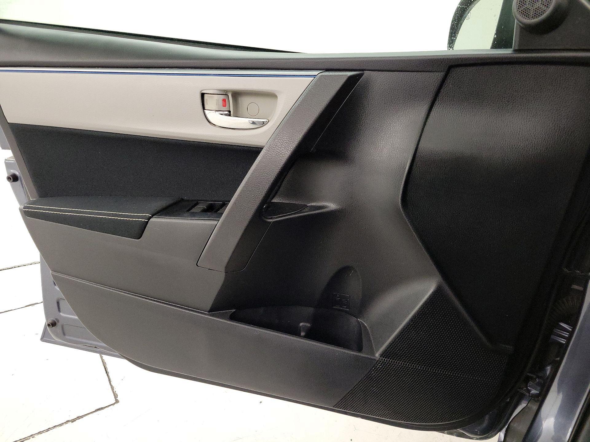 Thumbnail: 2015 Toyota Corolla - 12