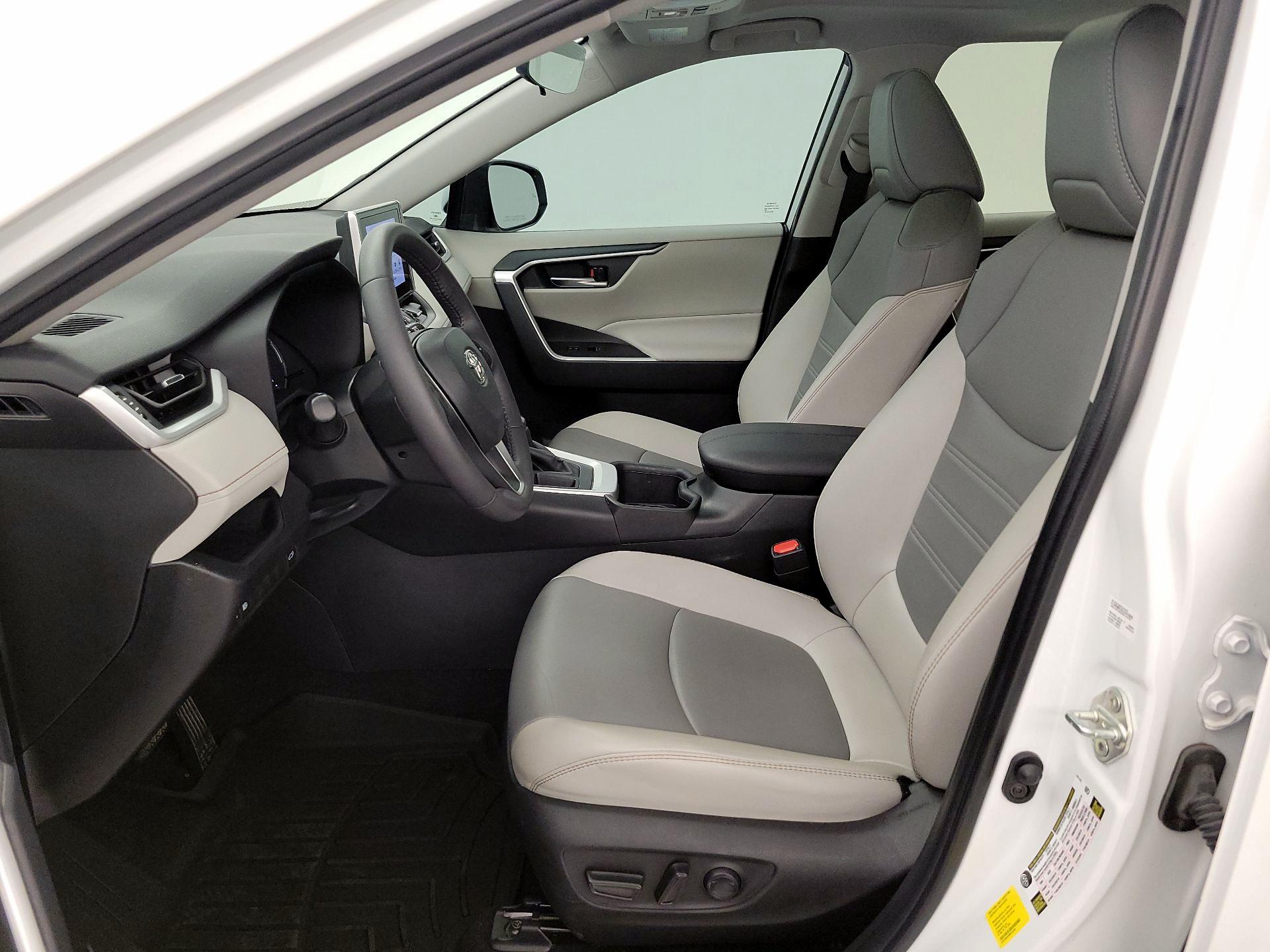 Thumbnail: 2024 Toyota RAV4 - 11