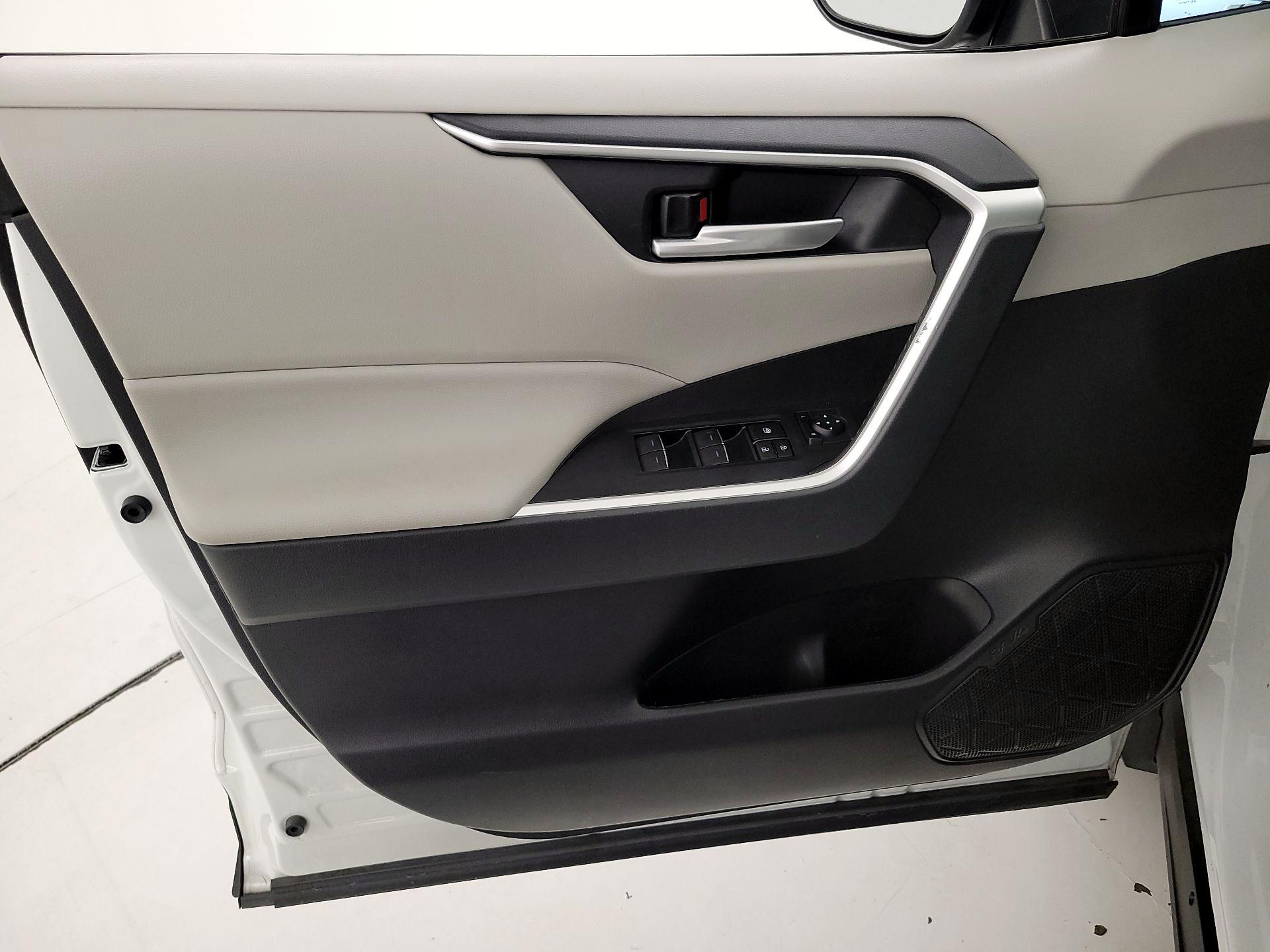 Thumbnail: 2024 Toyota RAV4 - 12