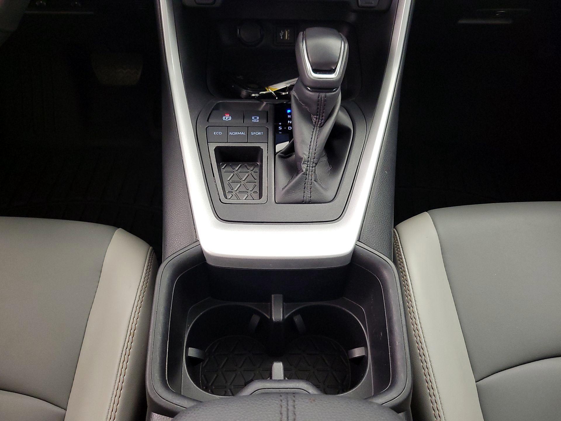 Thumbnail: 2024 Toyota RAV4 - 17