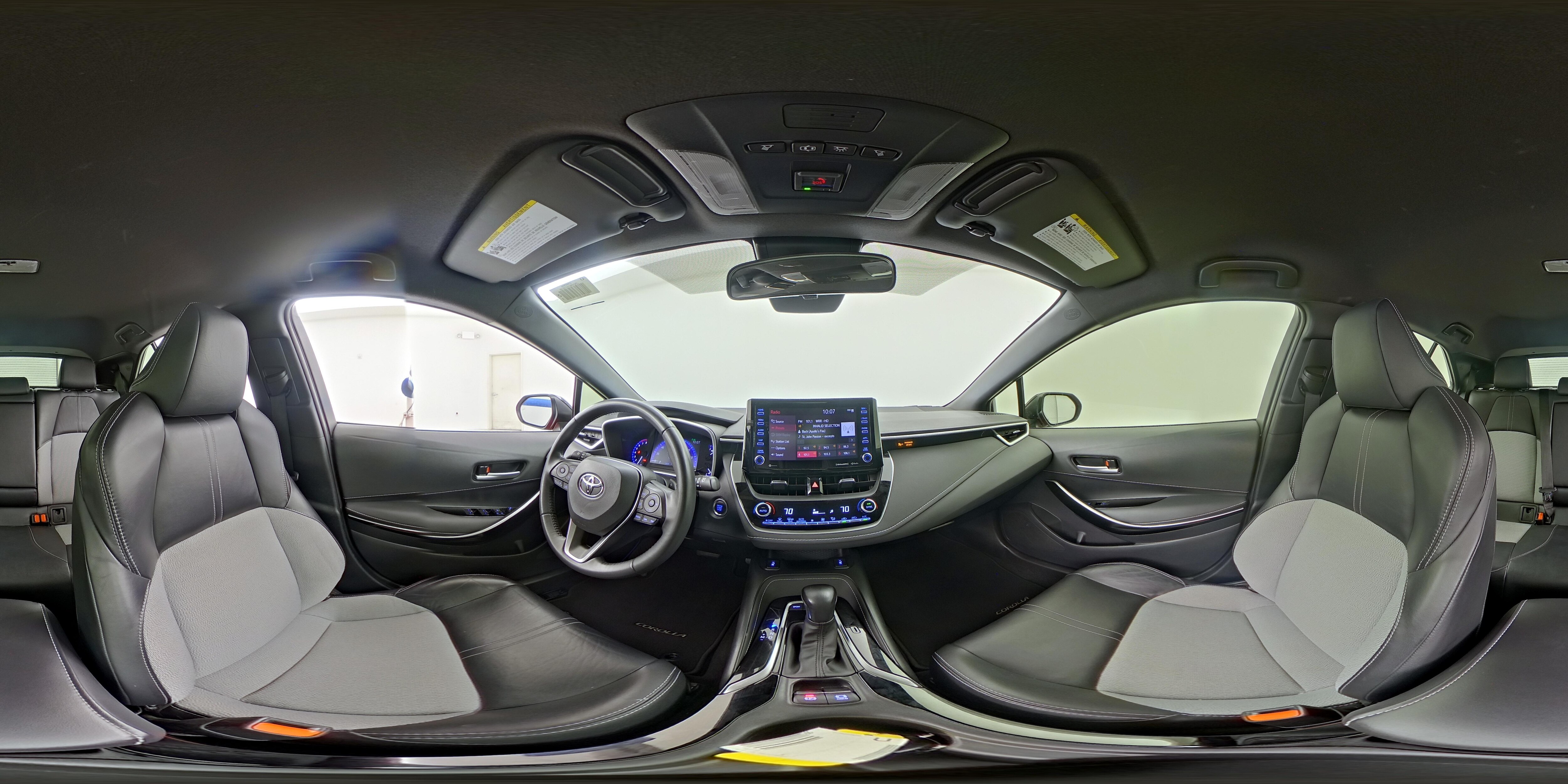 2022 Toyota Corolla Hatchback XSE - Photo 23