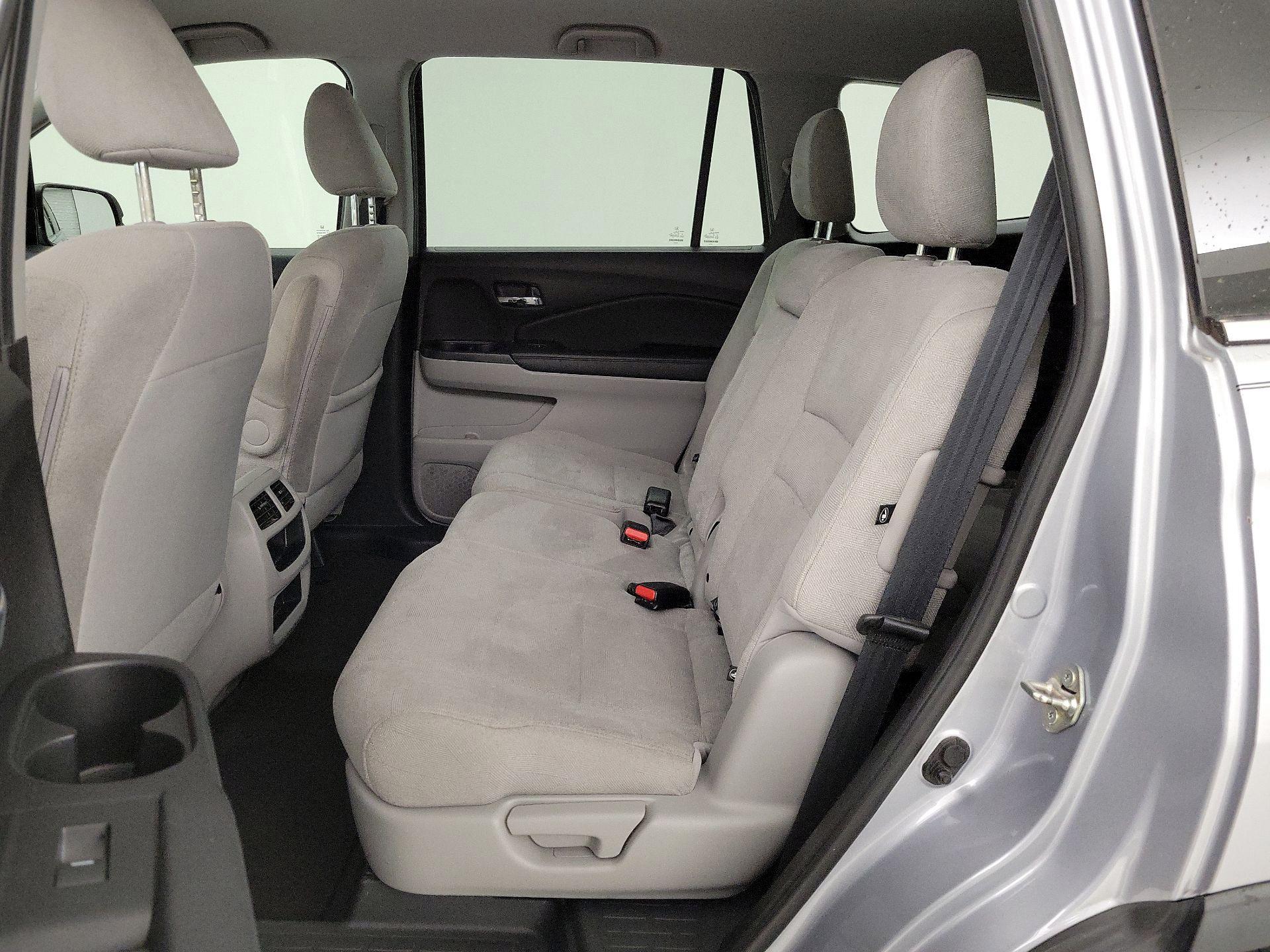 Thumbnail: 2019 Honda Pilot - 18