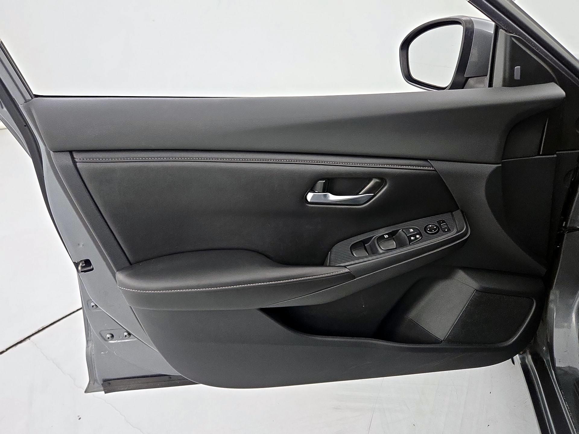 Thumbnail: 2021 Nissan Sentra - 12