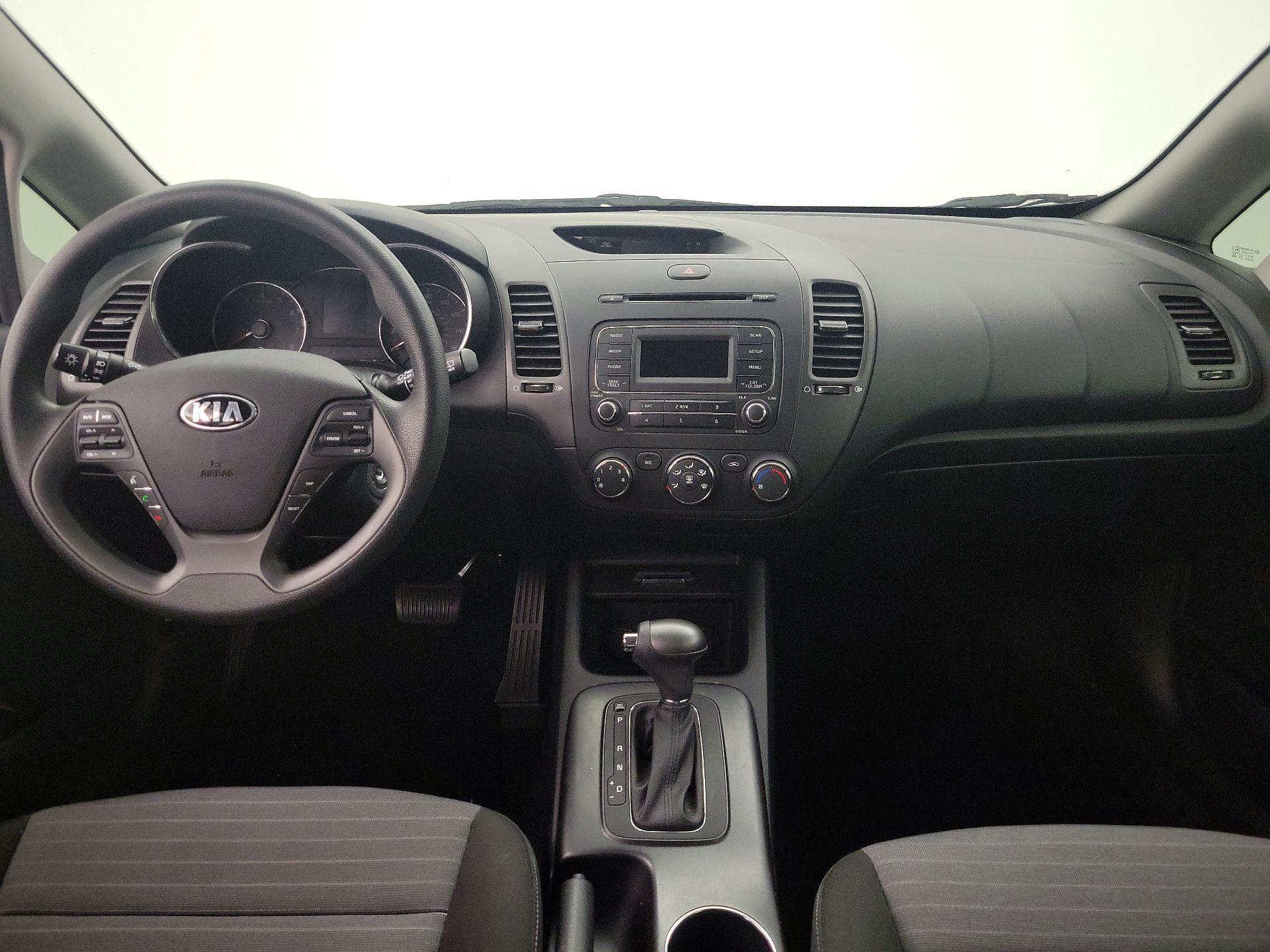 Thumbnail: 2016 Kia Forte - 9