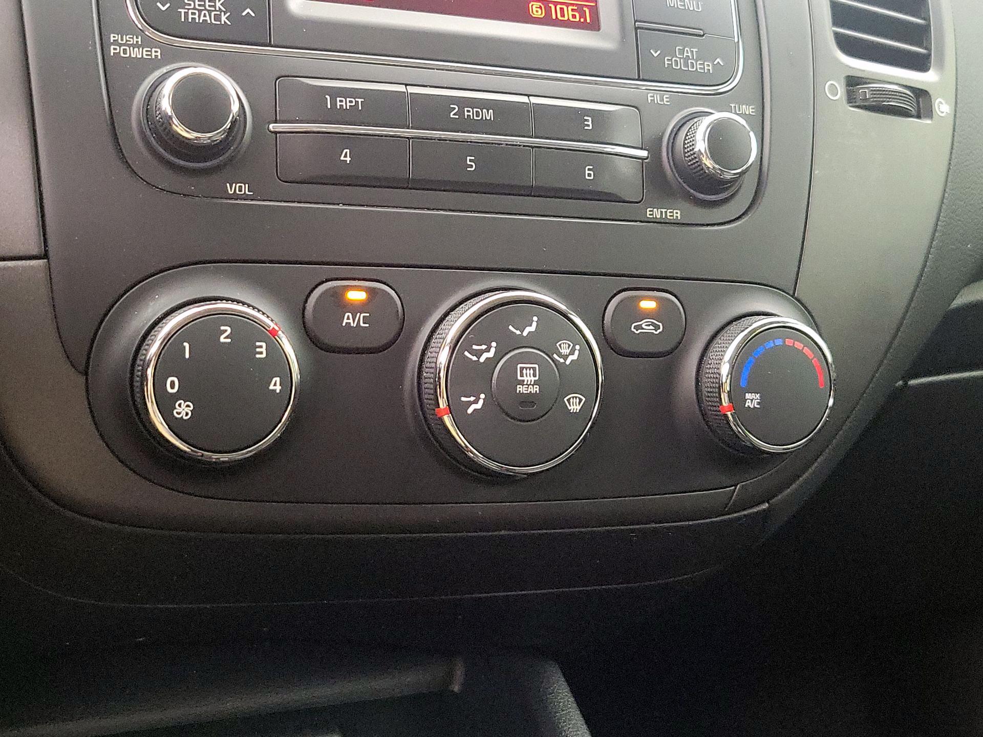 Thumbnail: 2016 Kia Forte - 15