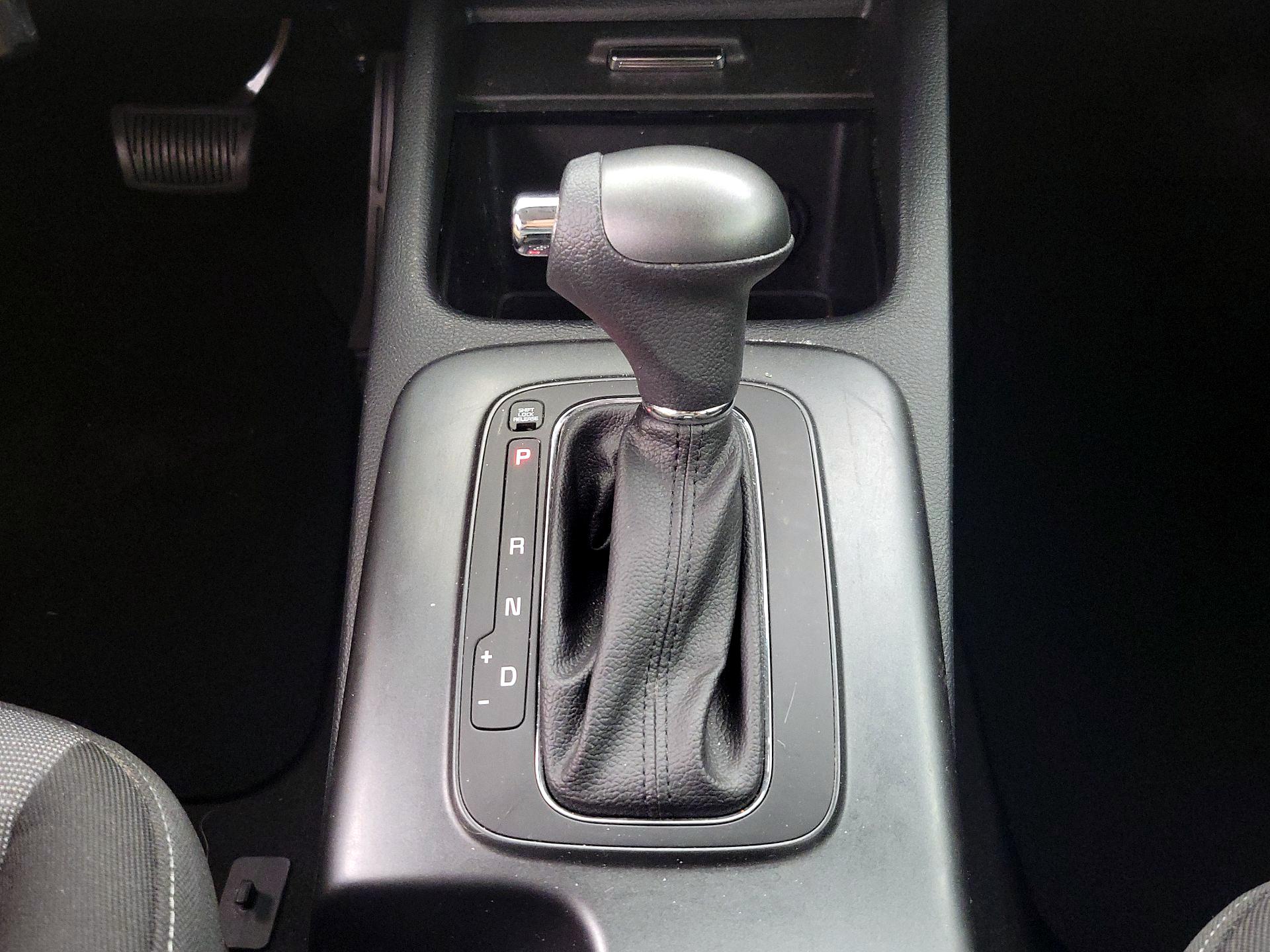 Thumbnail: 2016 Kia Forte - 16