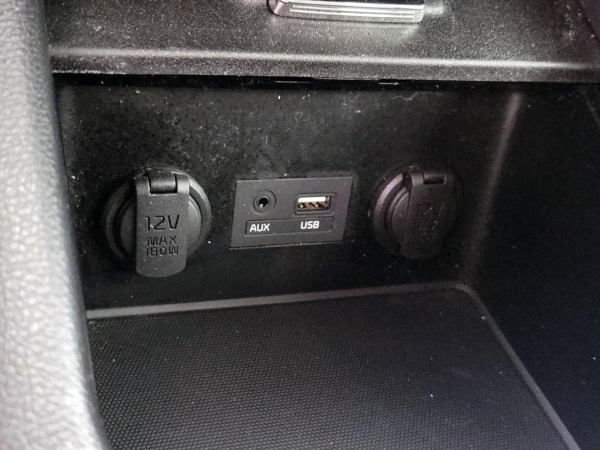 Thumbnail: 2016 Kia Forte - 17