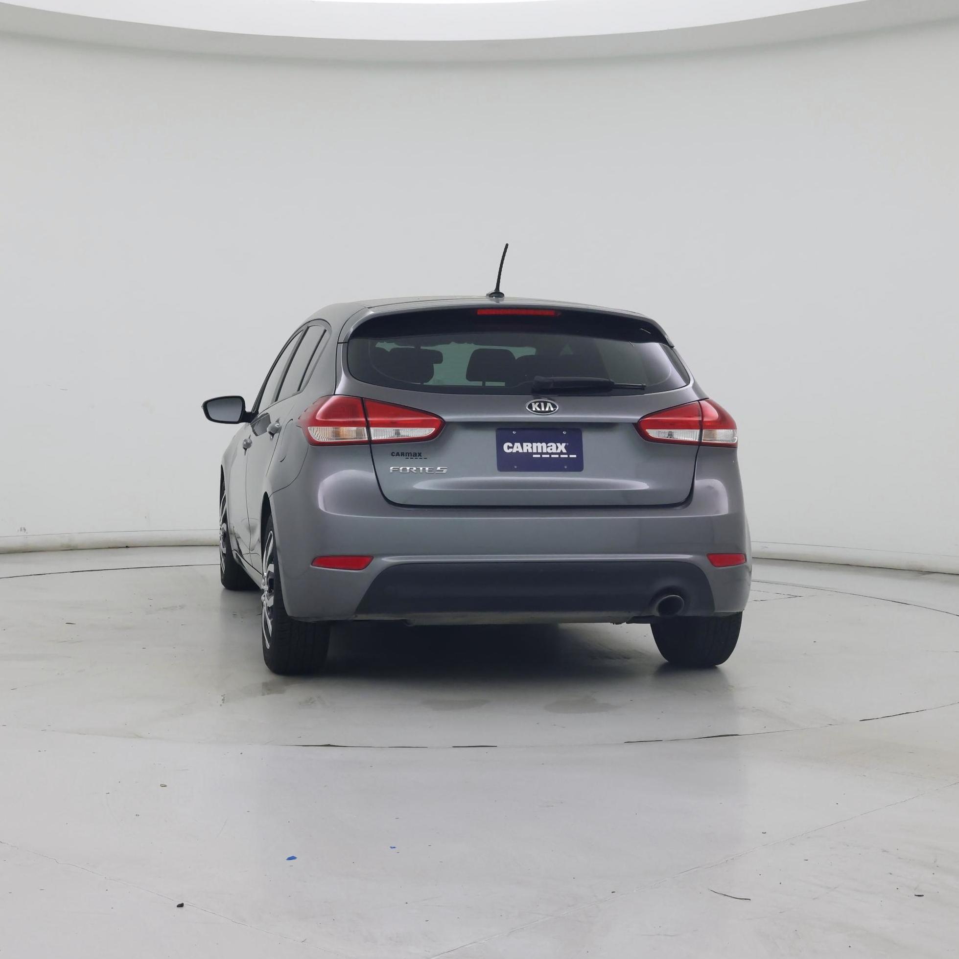 Thumbnail: 2016 Kia Forte - 6