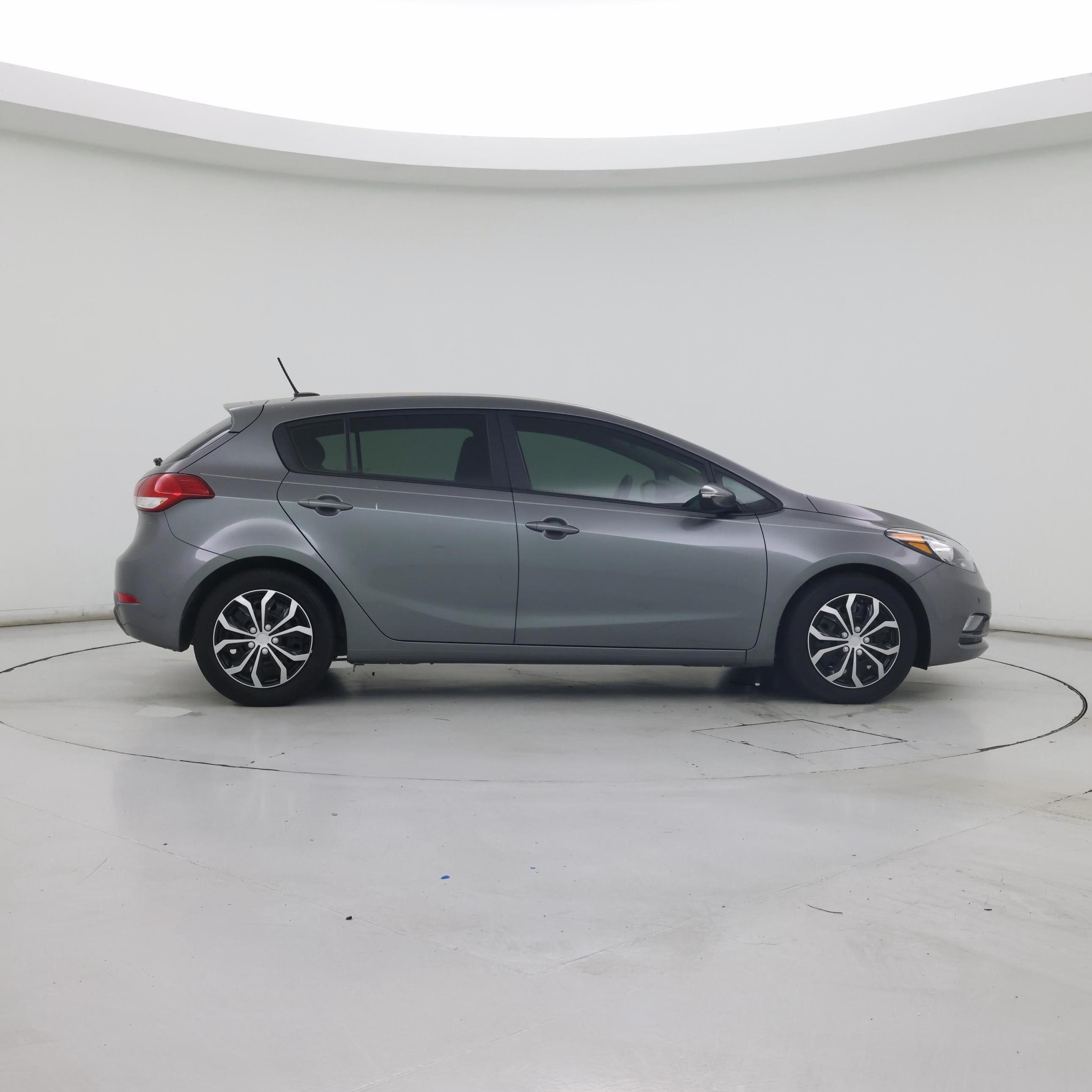 Thumbnail: 2016 Kia Forte - 7
