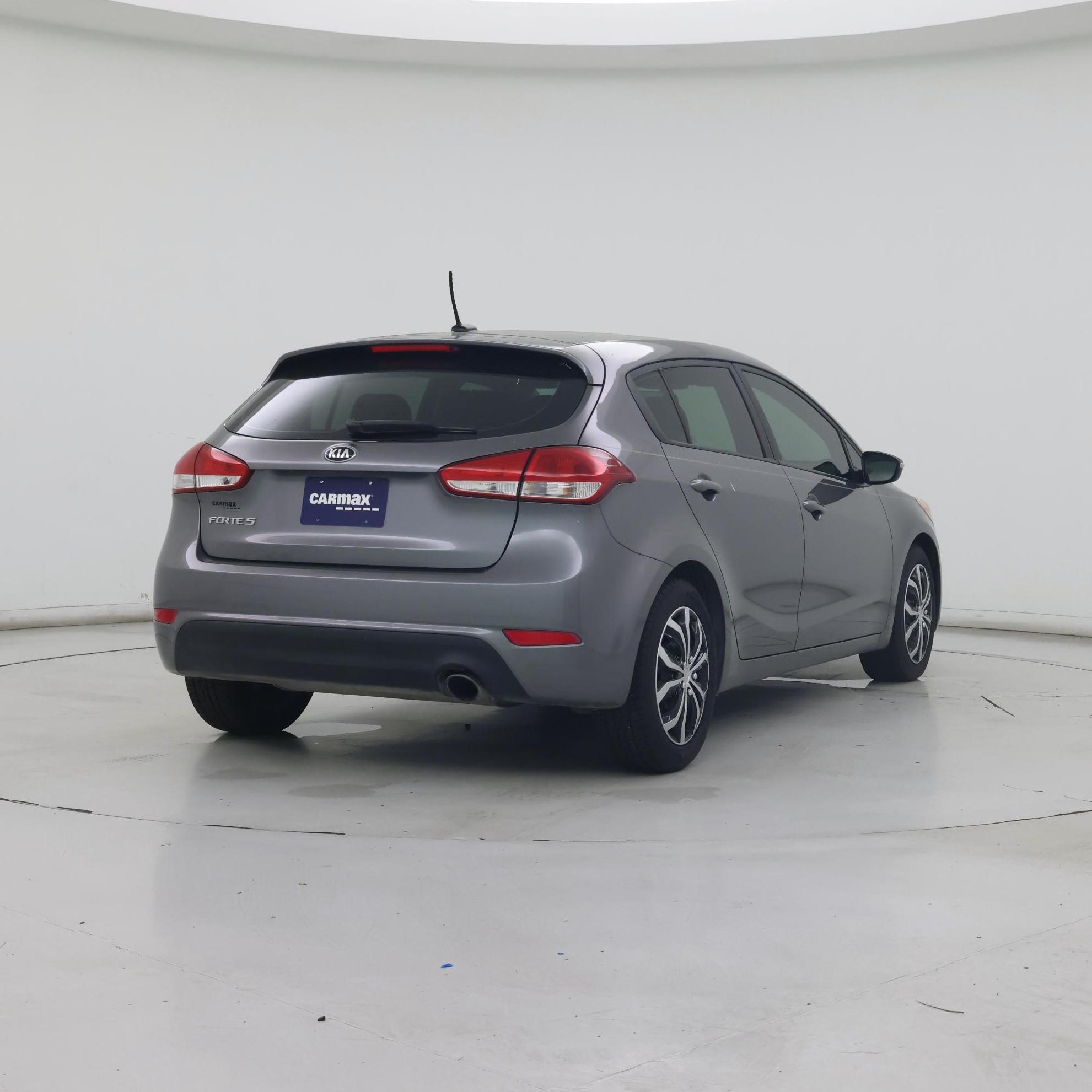 Thumbnail: 2016 Kia Forte - 8