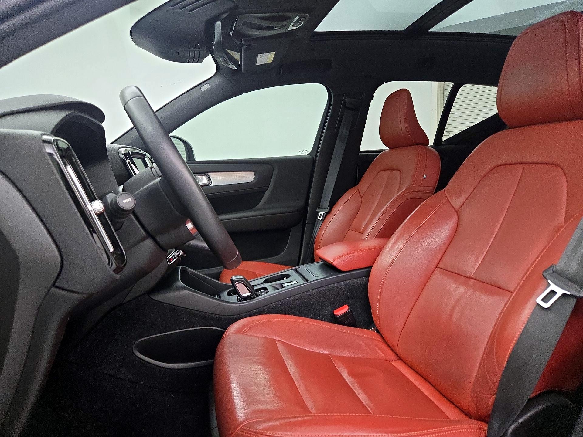 Thumbnail: 2020 Volvo XC40 - 11