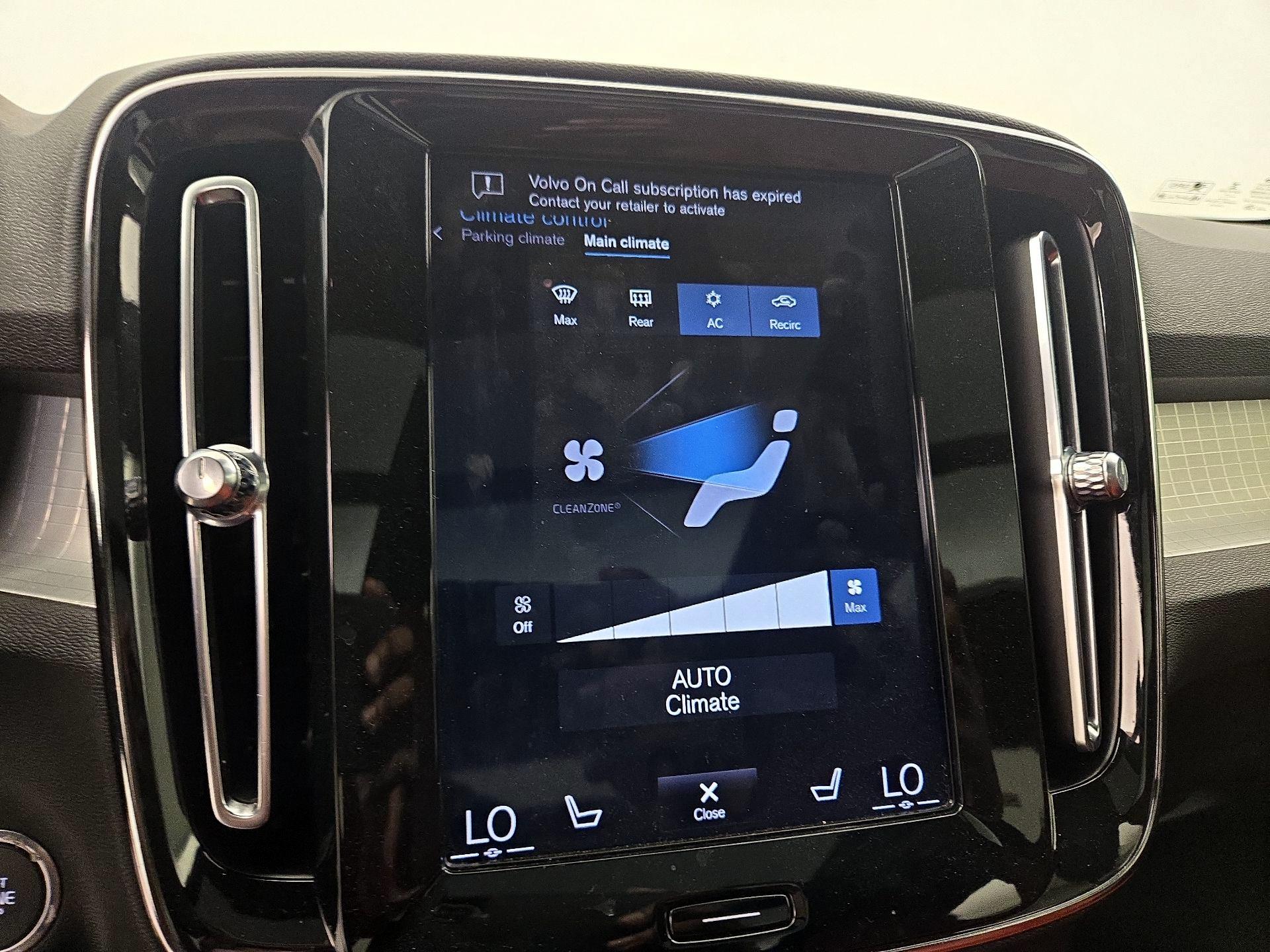 Thumbnail: 2020 Volvo XC40 - 16