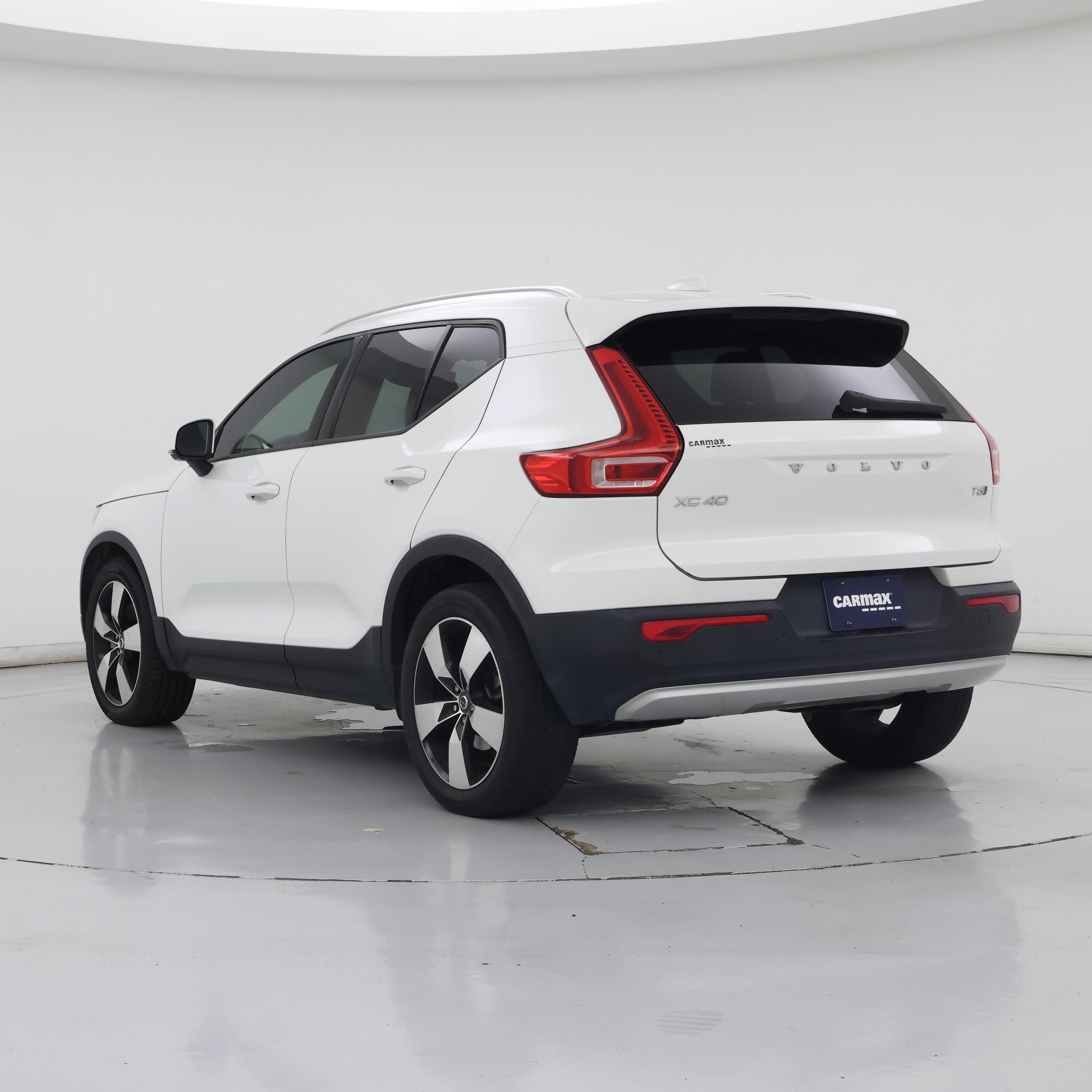 Thumbnail: 2020 Volvo XC40 - 2