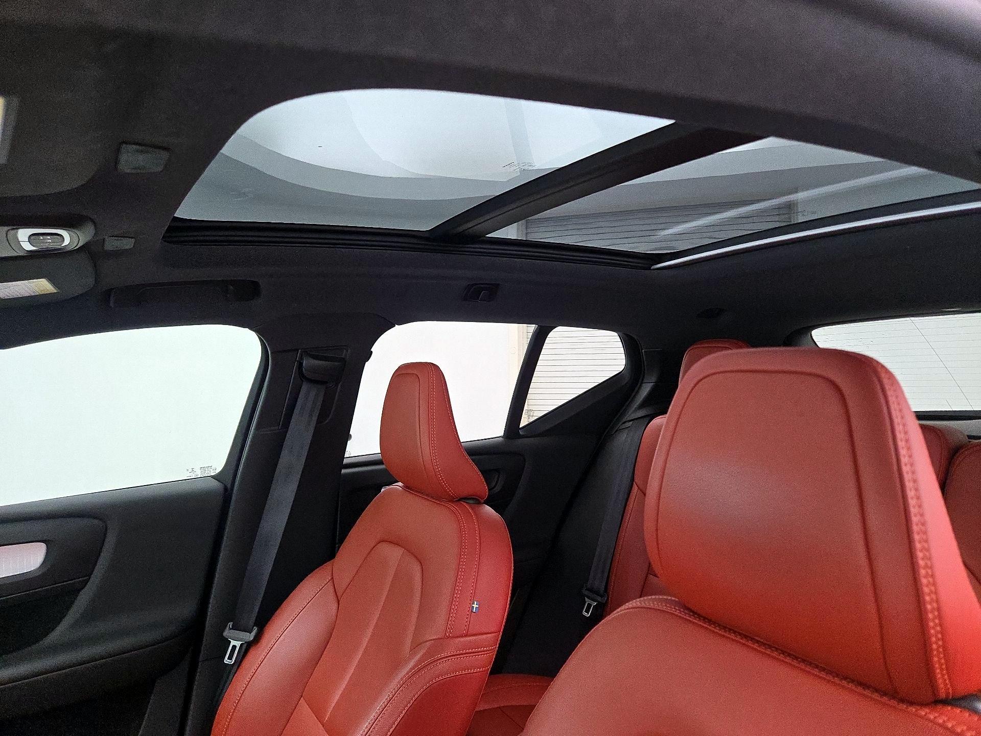 Thumbnail: 2020 Volvo XC40 - 19
