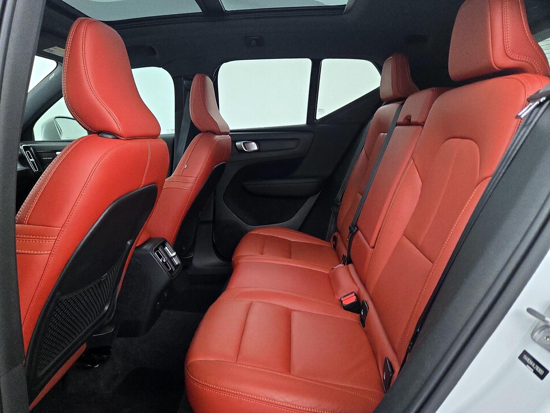 Thumbnail: 2020 Volvo XC40 - 20