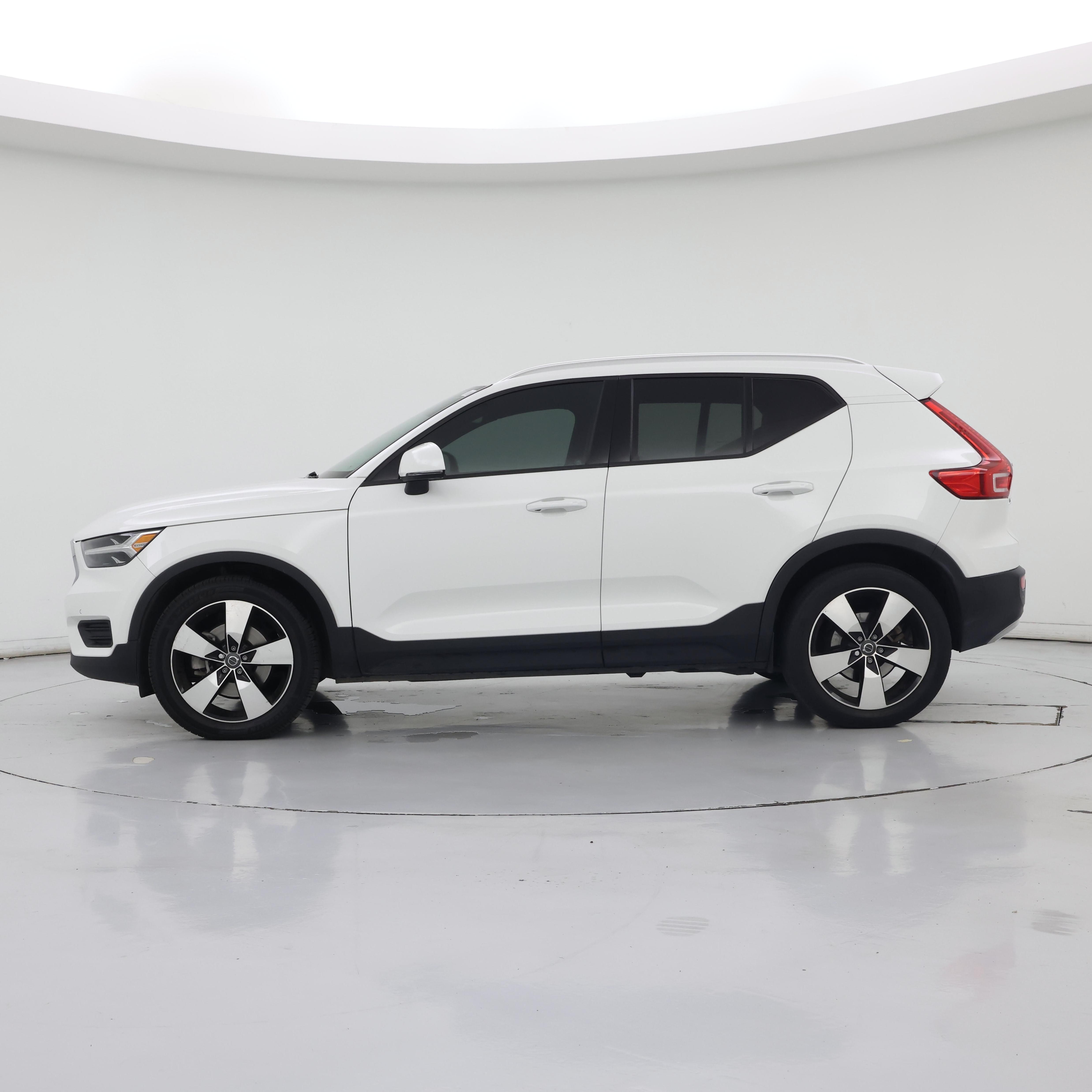 Thumbnail: 2020 Volvo XC40 - 3