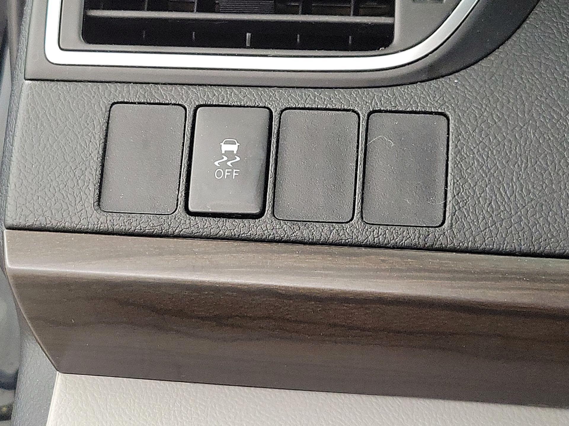 Thumbnail: 2016 Toyota Camry - 13