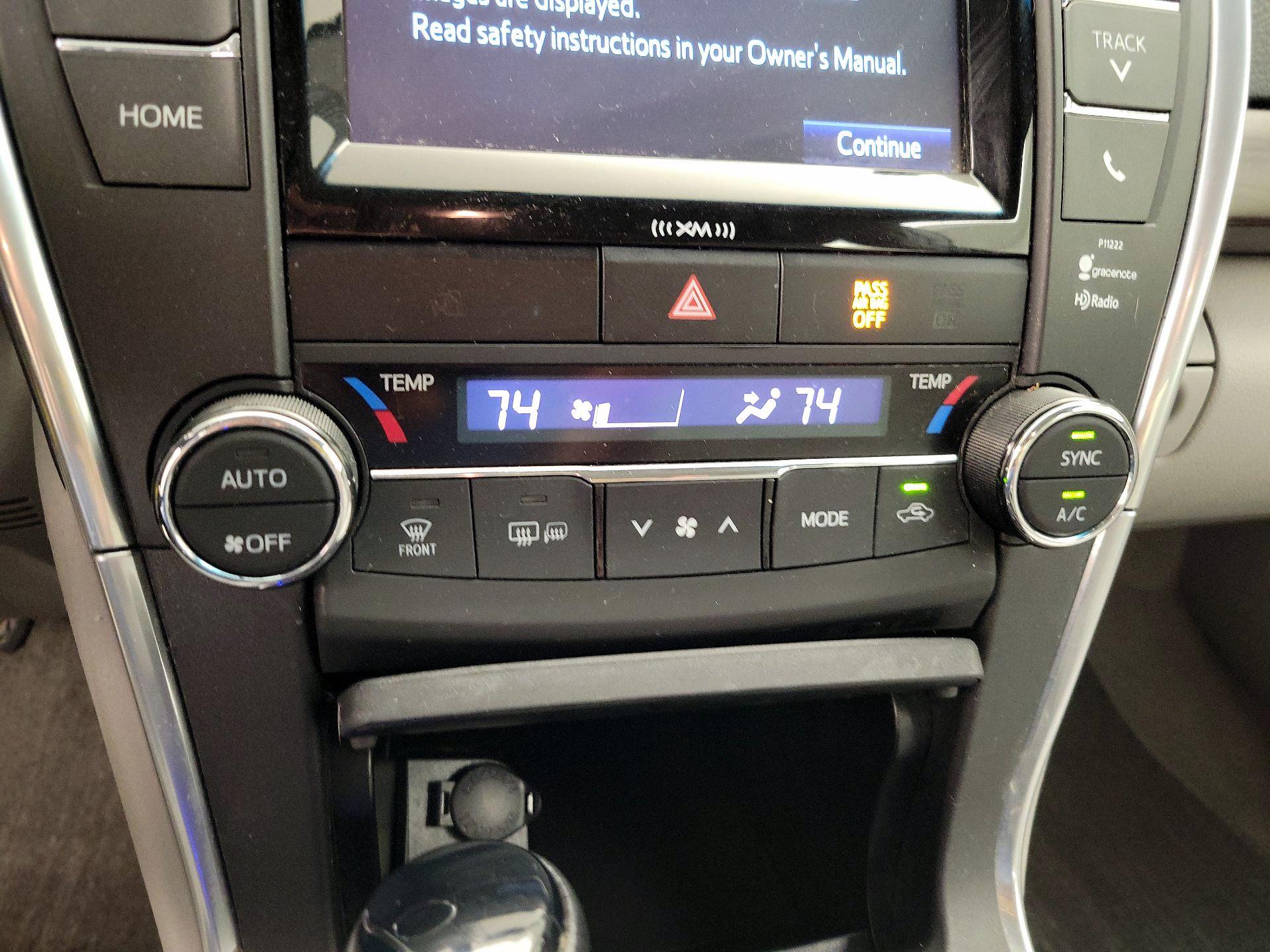 Thumbnail: 2016 Toyota Camry - 16