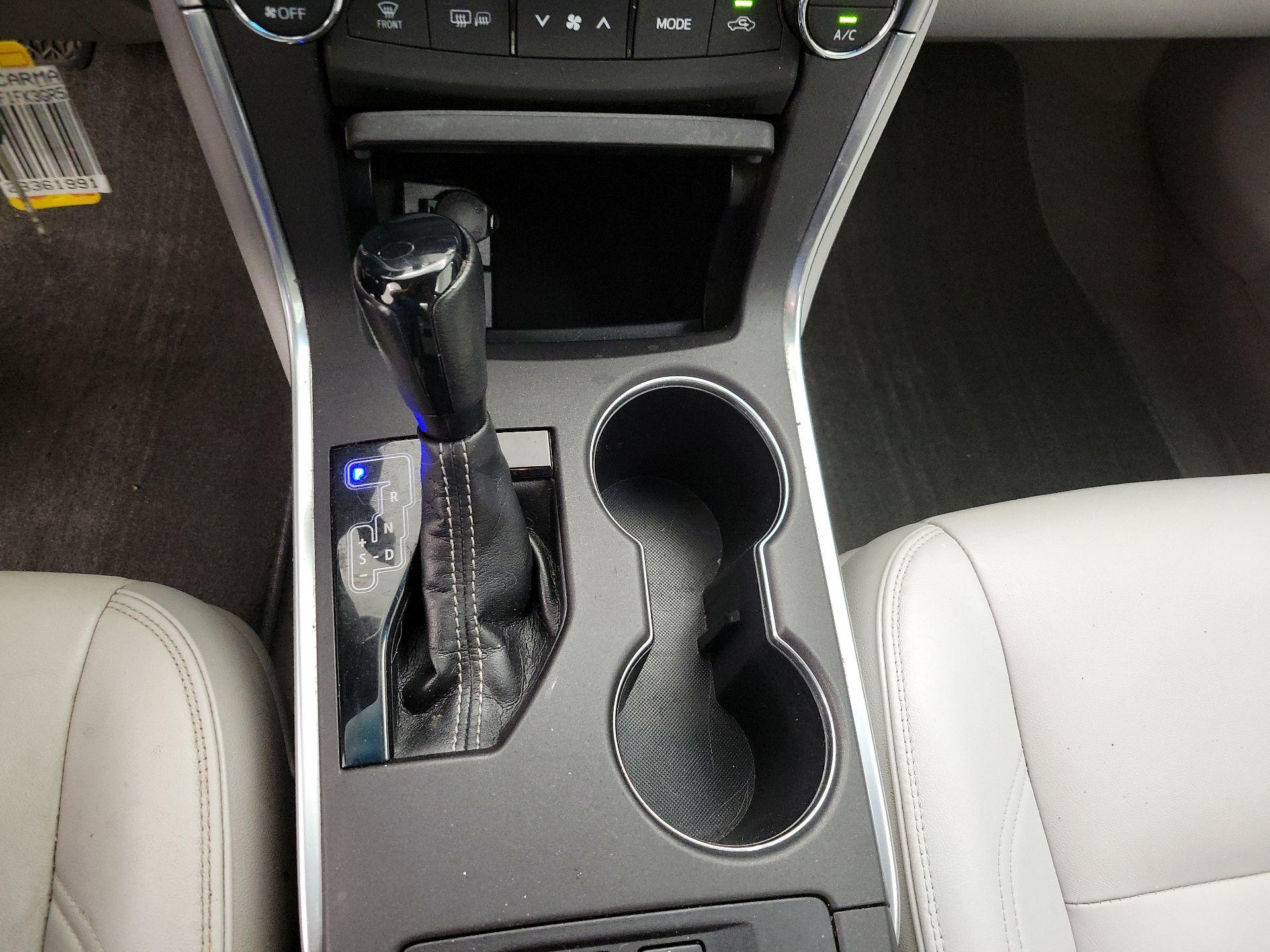 Thumbnail: 2016 Toyota Camry - 17