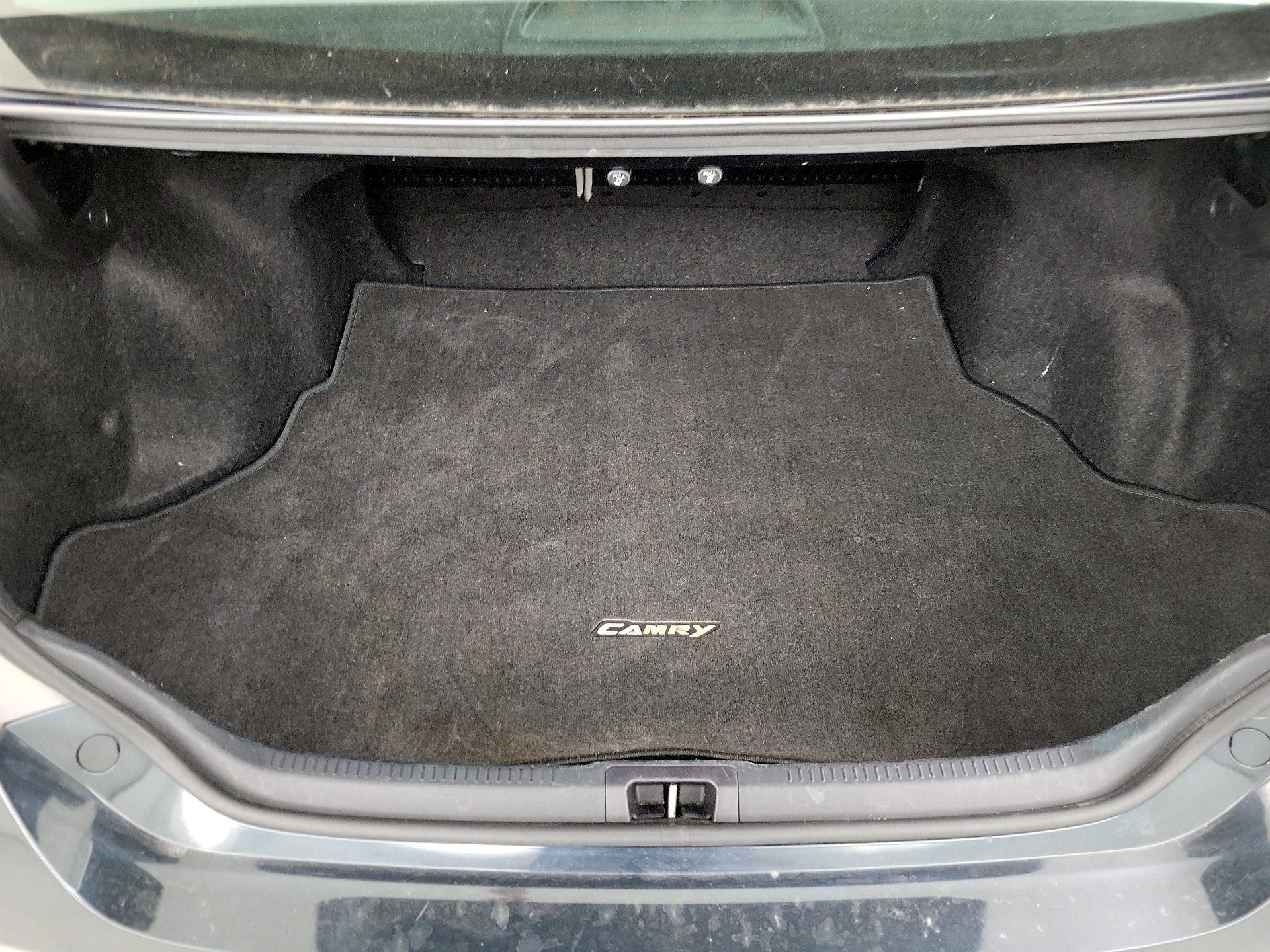 Thumbnail: 2016 Toyota Camry - 20