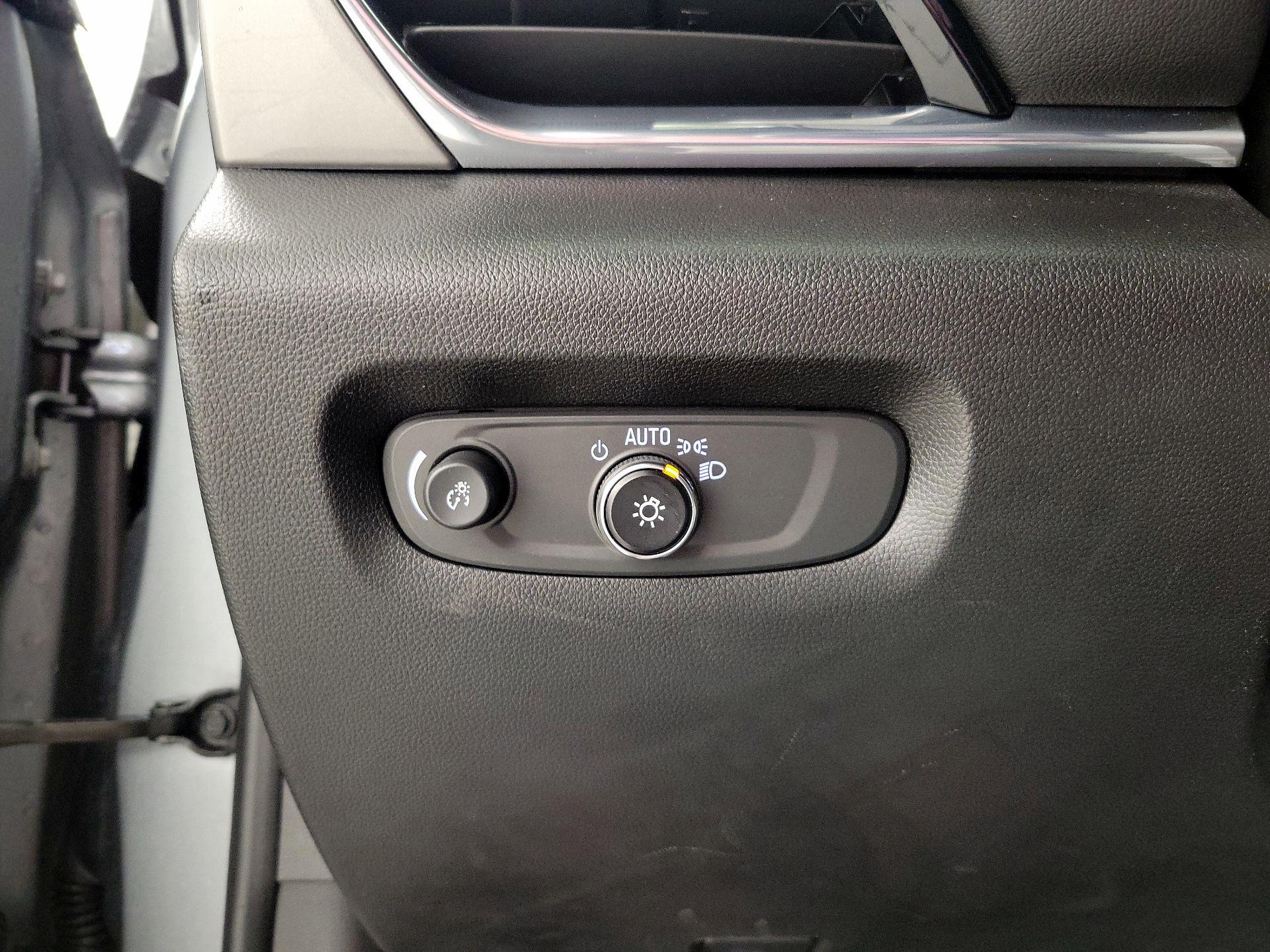 Thumbnail: 2023 Chevrolet Traverse - 13