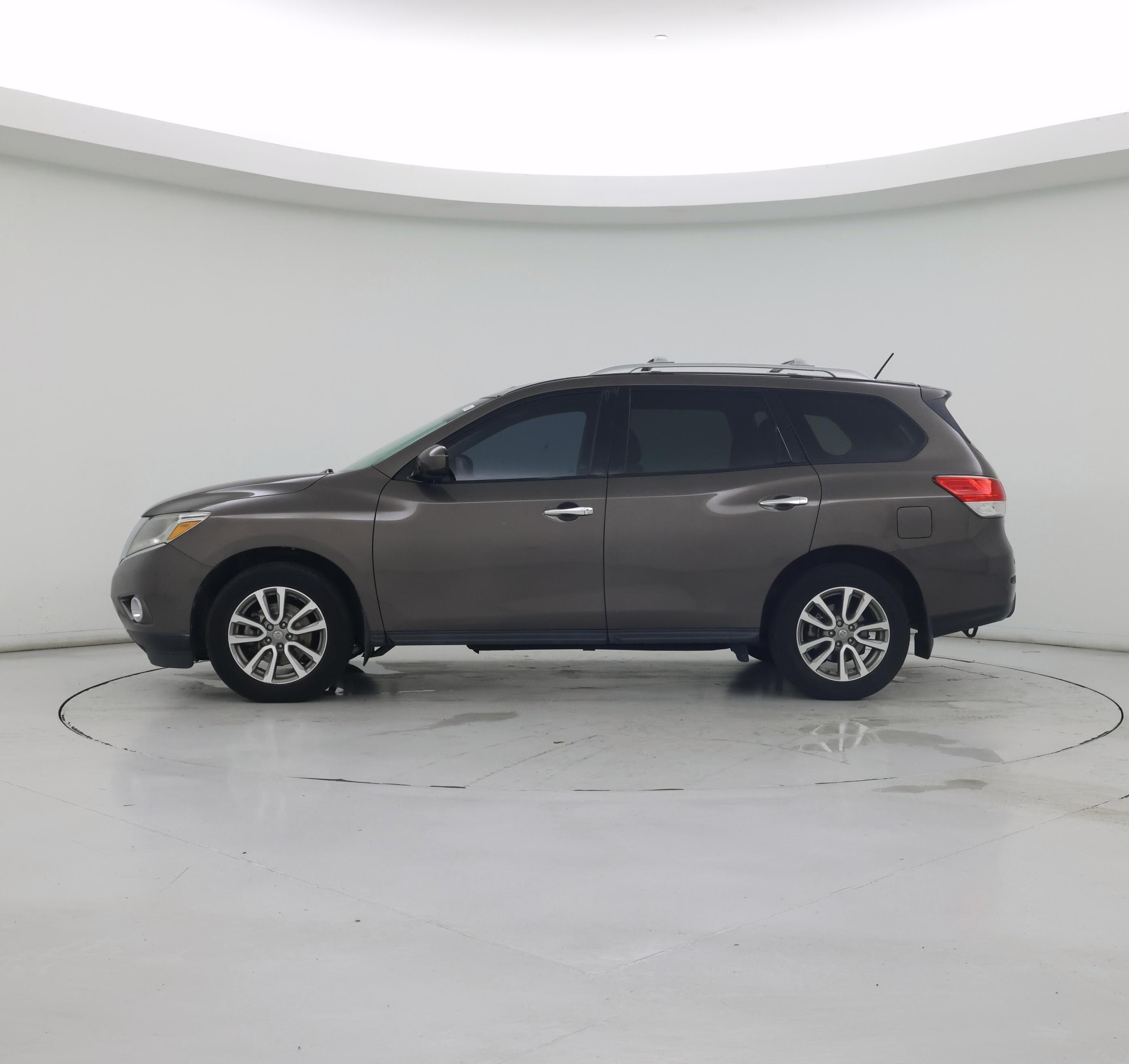 Thumbnail: 2015 Nissan Pathfinder - 3