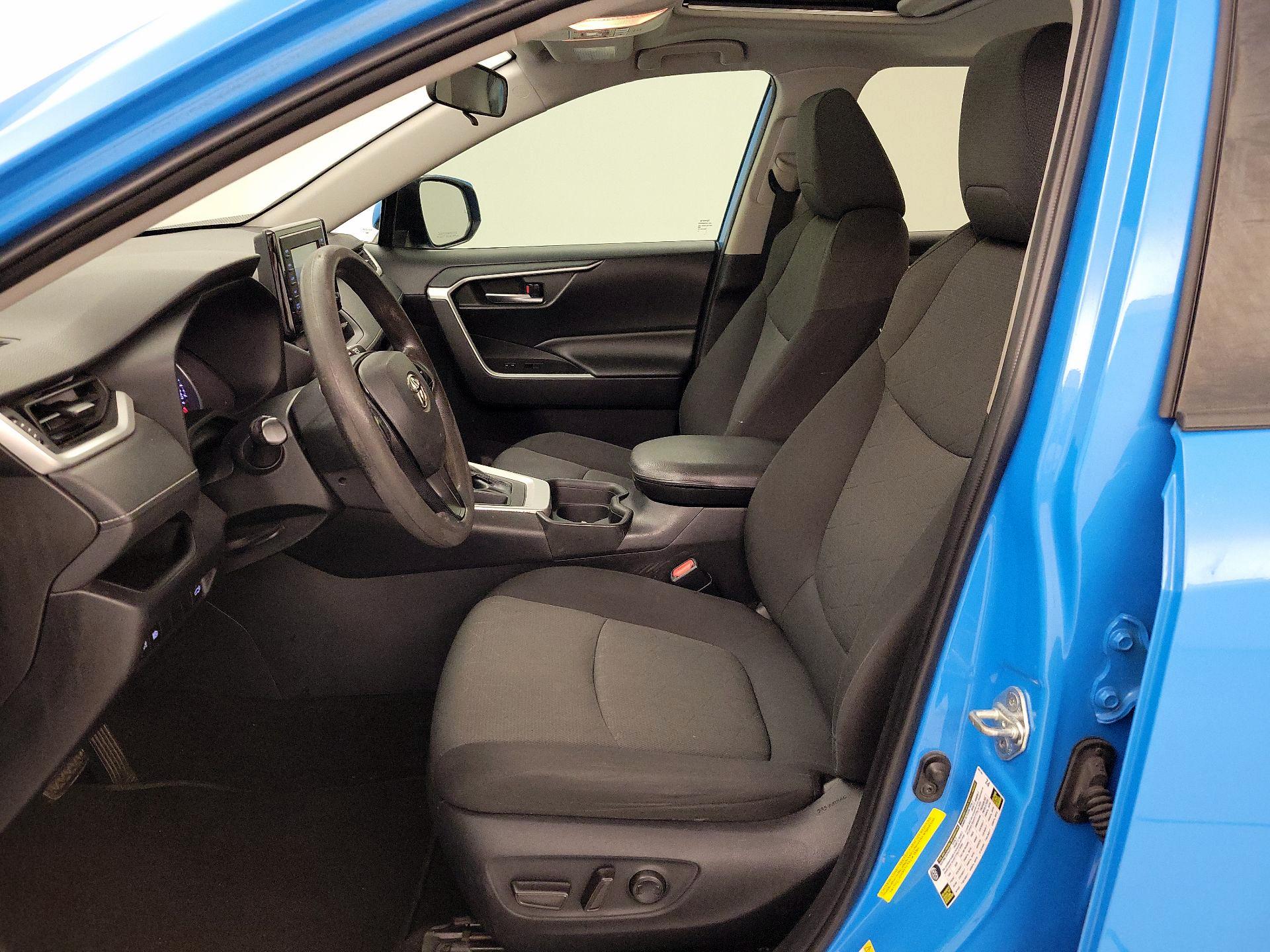 Thumbnail: 2019 Toyota RAV4 - 11