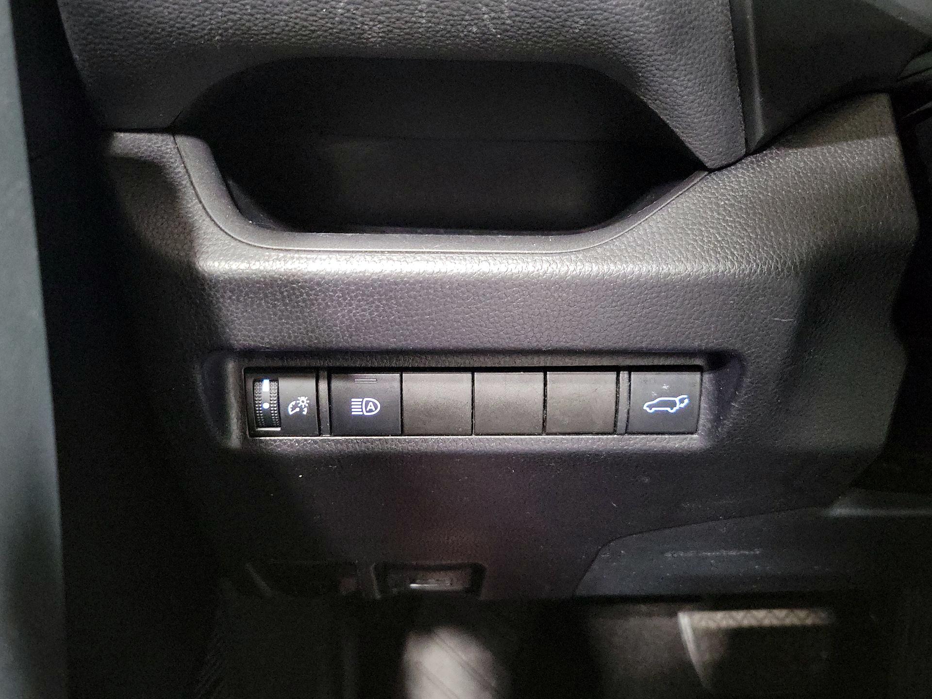 Thumbnail: 2019 Toyota RAV4 - 13