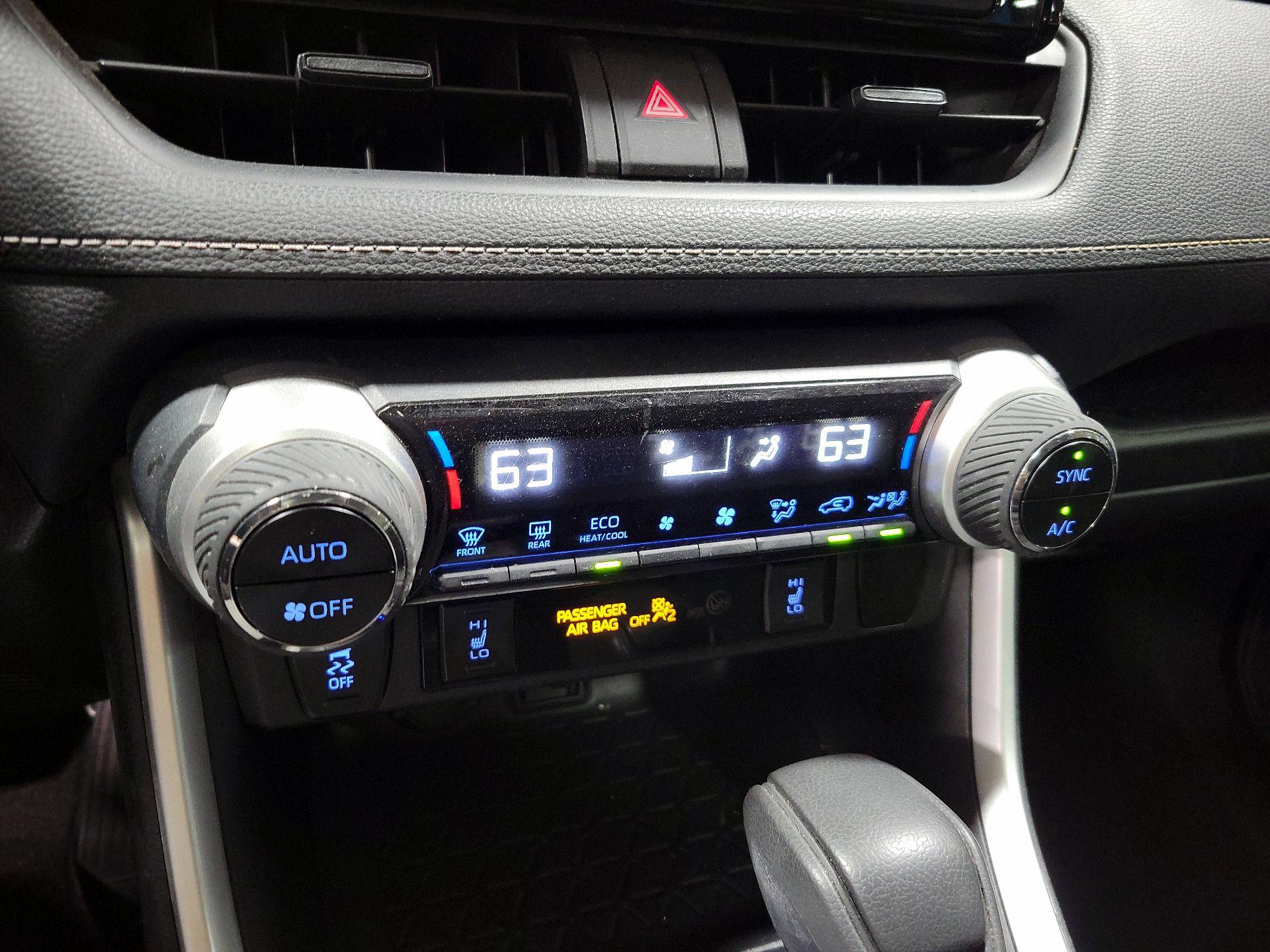 Thumbnail: 2019 Toyota RAV4 - 16