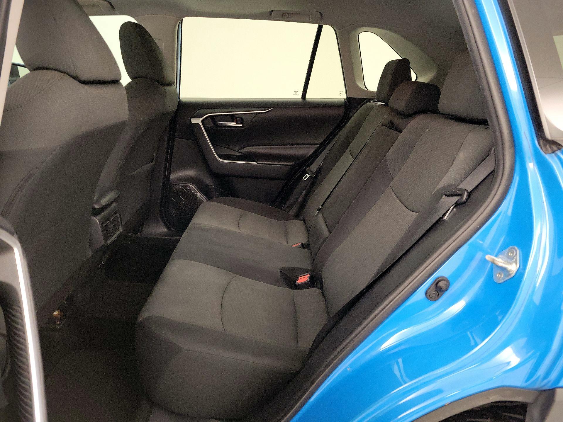 Thumbnail: 2019 Toyota RAV4 - 19